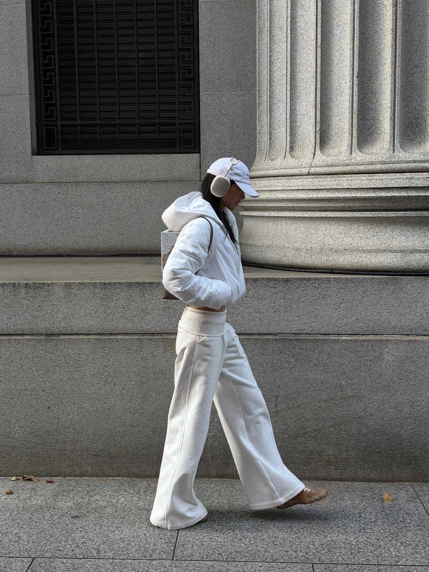 rovente High Stretch High Waist Flare Pocket Casual Minimalist Women White Sweatpants