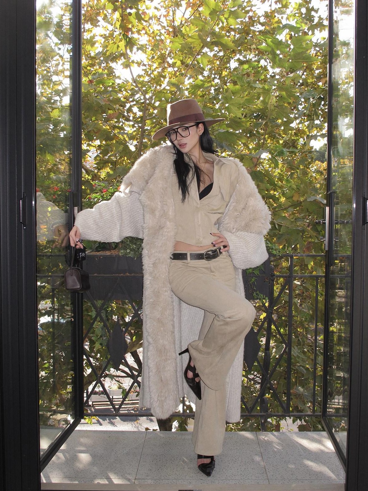 rovente Minimalist Casual Slim Micro Flare Zipper Natural Waist Light Khaki Flaed Pants