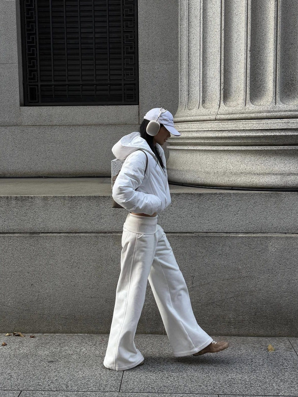 rovente High Stretch High Waist Flare Pocket Casual Minimalist Women White Sweatpants