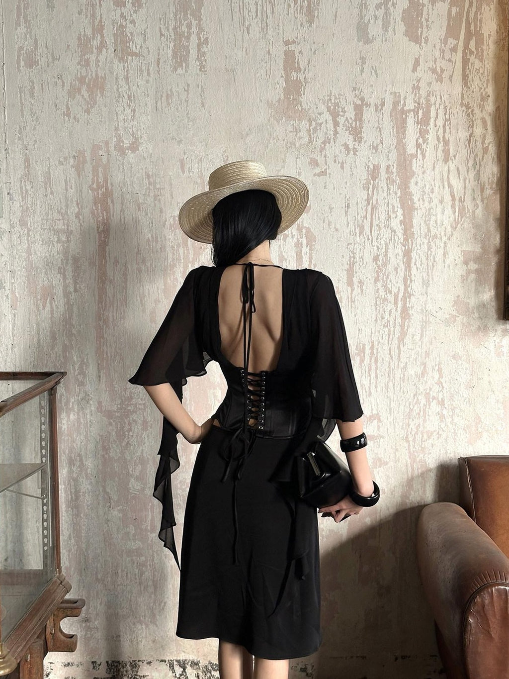 rovente Elegant V-neck Slim Black Viscose Women Travel Casual Shot Sleeve T-Shits