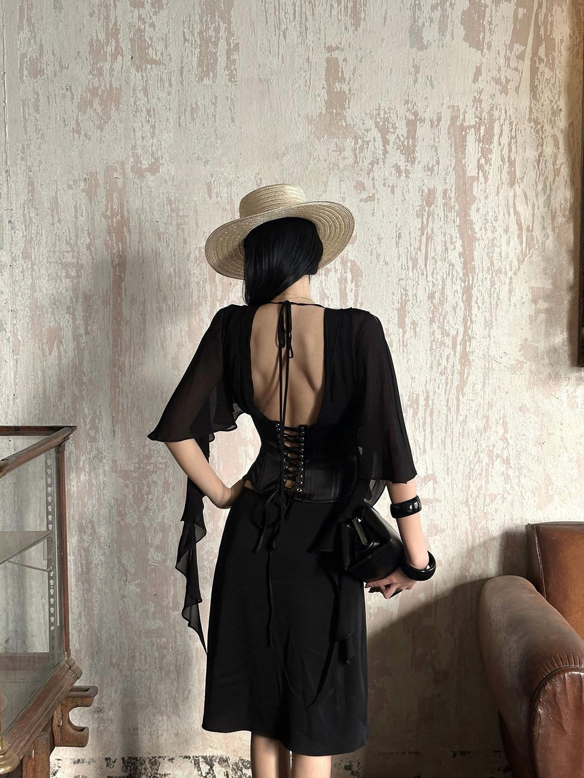 rovente Elegant V-neck Slim Black Viscose Women Travel Casual Shot Sleeve T-Shits