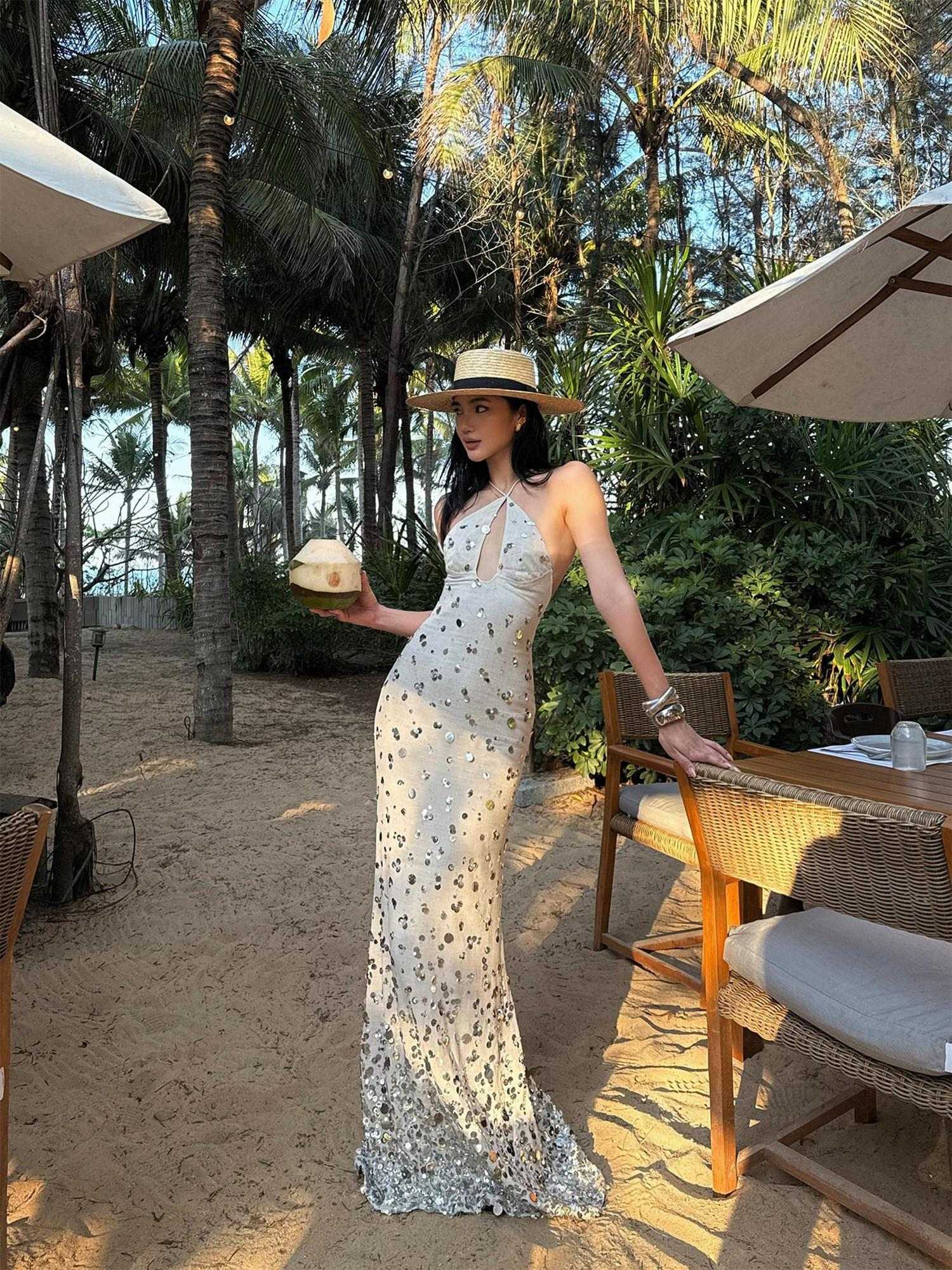 rovente Shimmer Spaghetti Strap Mermaid Dress Elegant Travel Linen Blend Maxi Desses