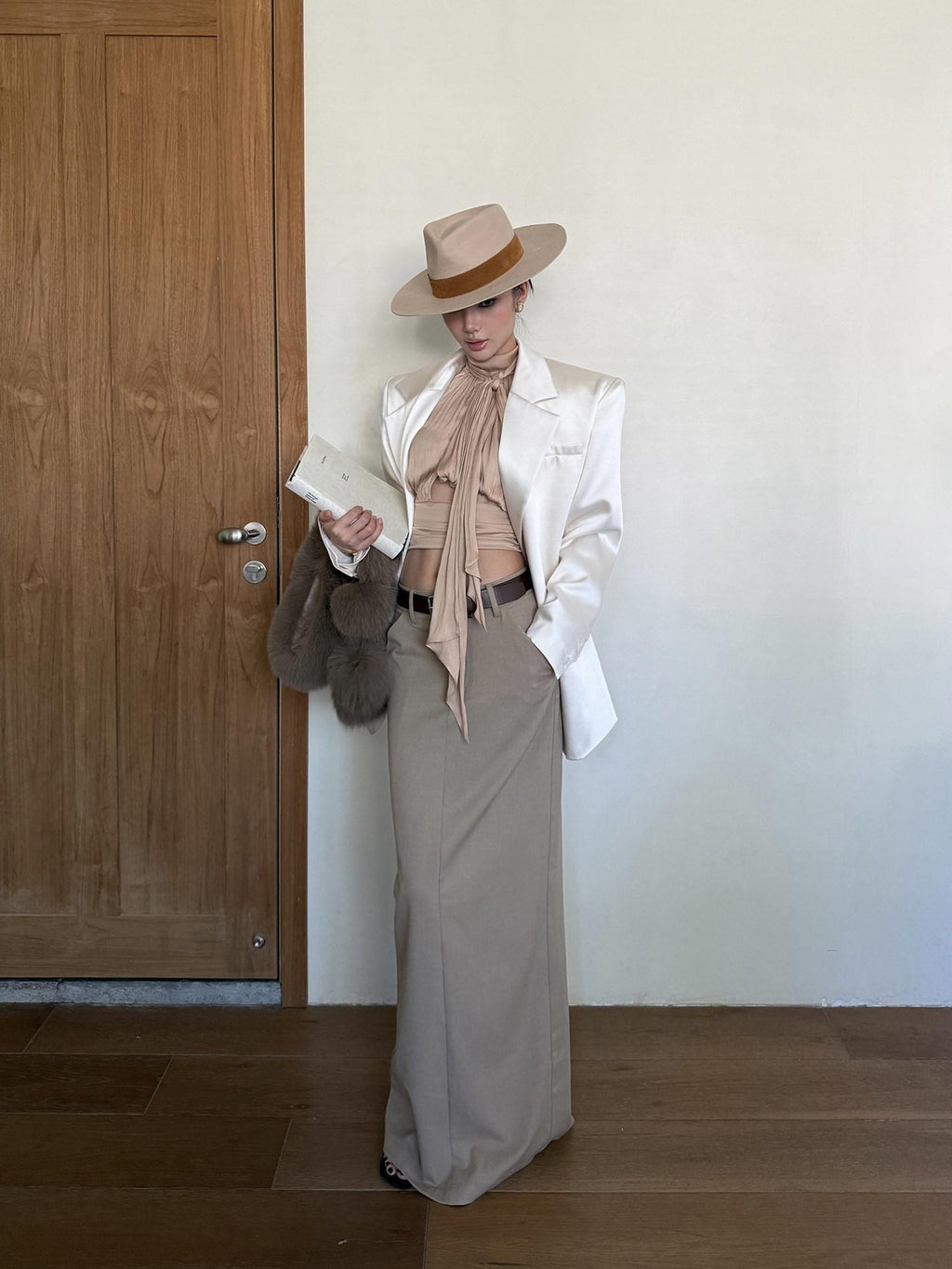 rovente Elegant Slim Waist Stand Collar Women Party Nude Polyester Long Sleeve Cop Tops
