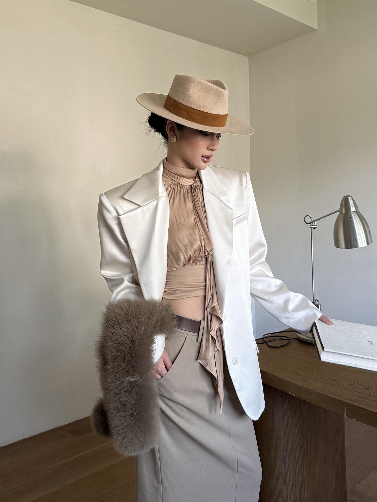 rovente Elegant Slim Waist Stand Collar Women Party Nude Polyester Long Sleeve Cop Tops