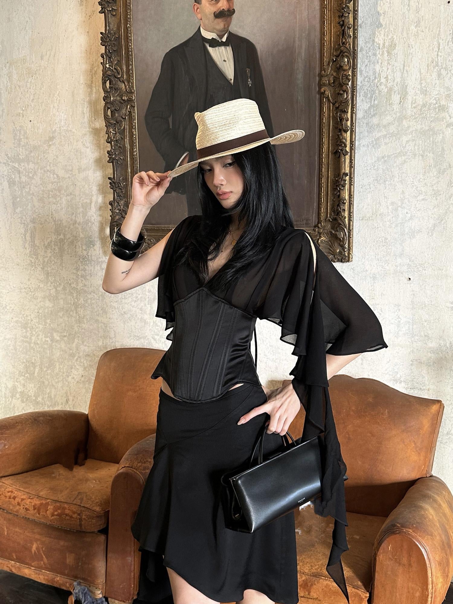 rovente Elegant V-neck Slim Black Viscose Women Travel Casual Shot Sleeve T-Shits