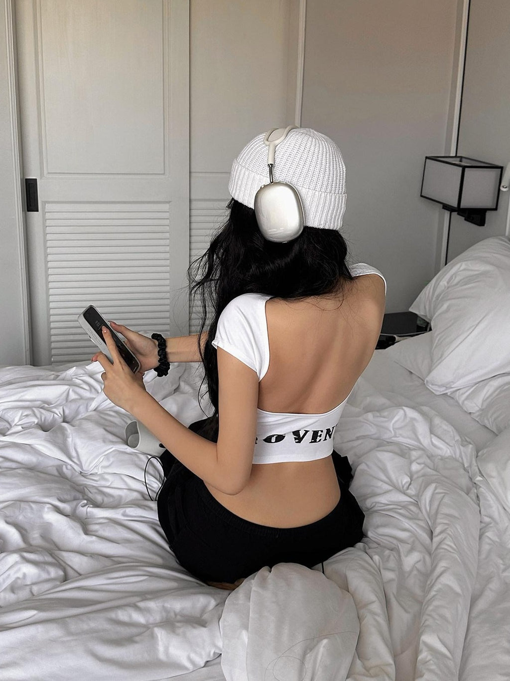 rovente Sexy Slim Fit Sleeveless Round Neck Cotton Stretch White Women Basic Cop Tops