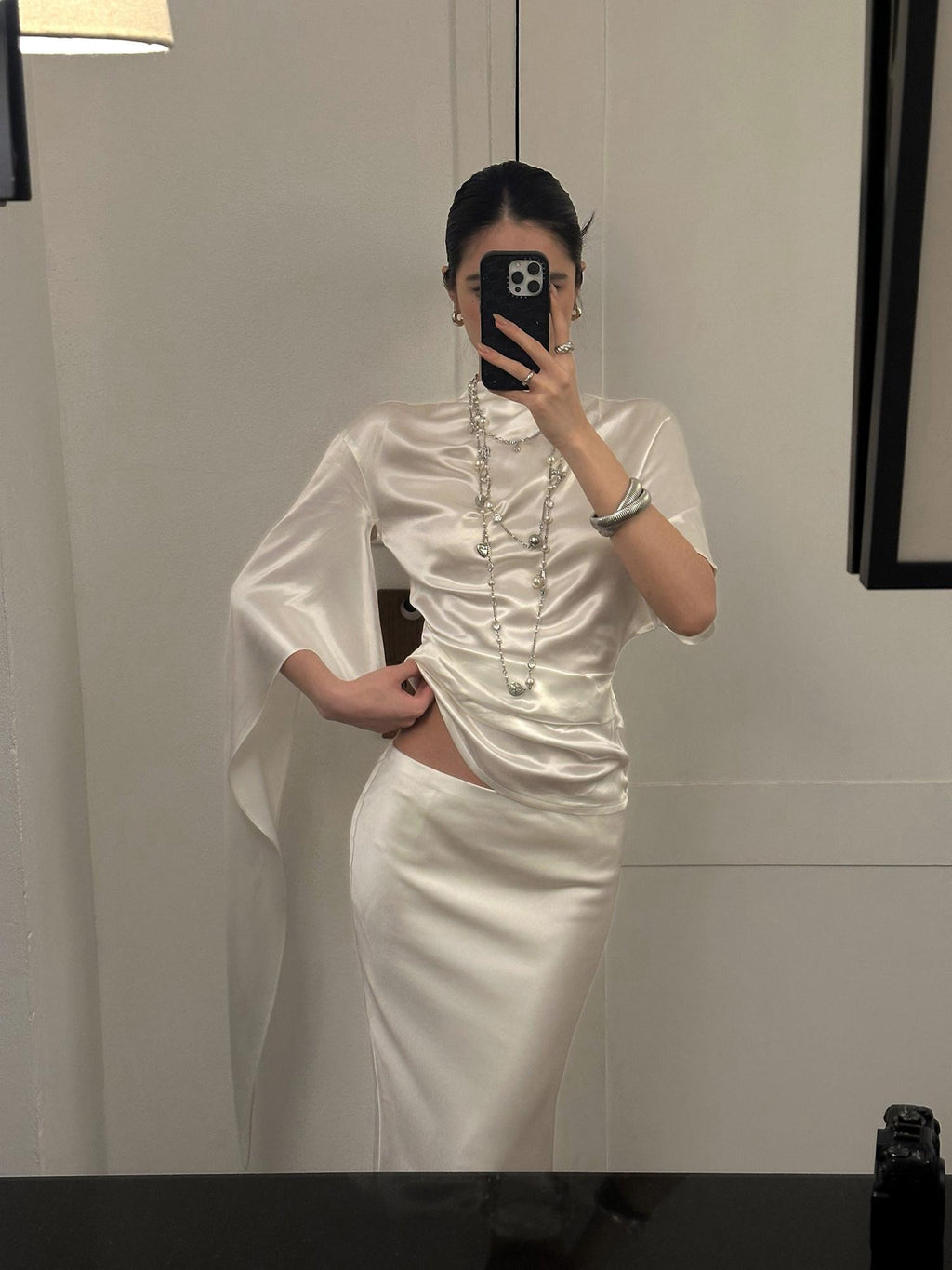 rovente Elegant Slim Woven White Short Sleeve Stand Collar Women Banquet Top & Skit Sets
