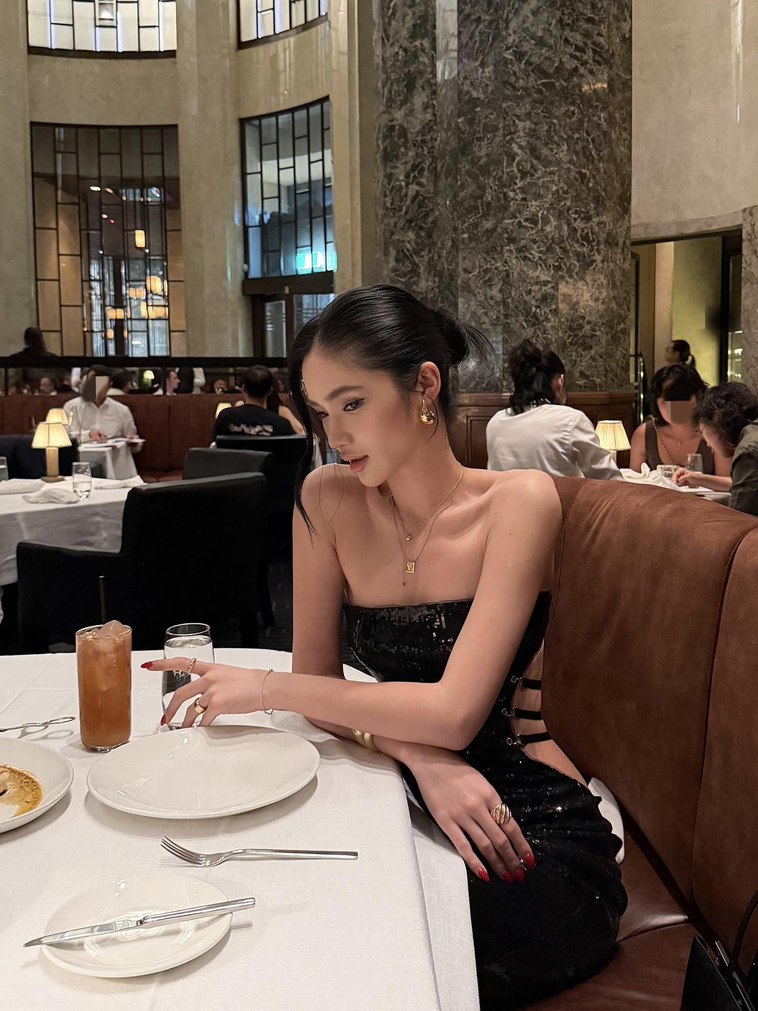 rovente Elegant Sequin Strapless Bodycon Women Party Banquet Black Polyester Mini Desses