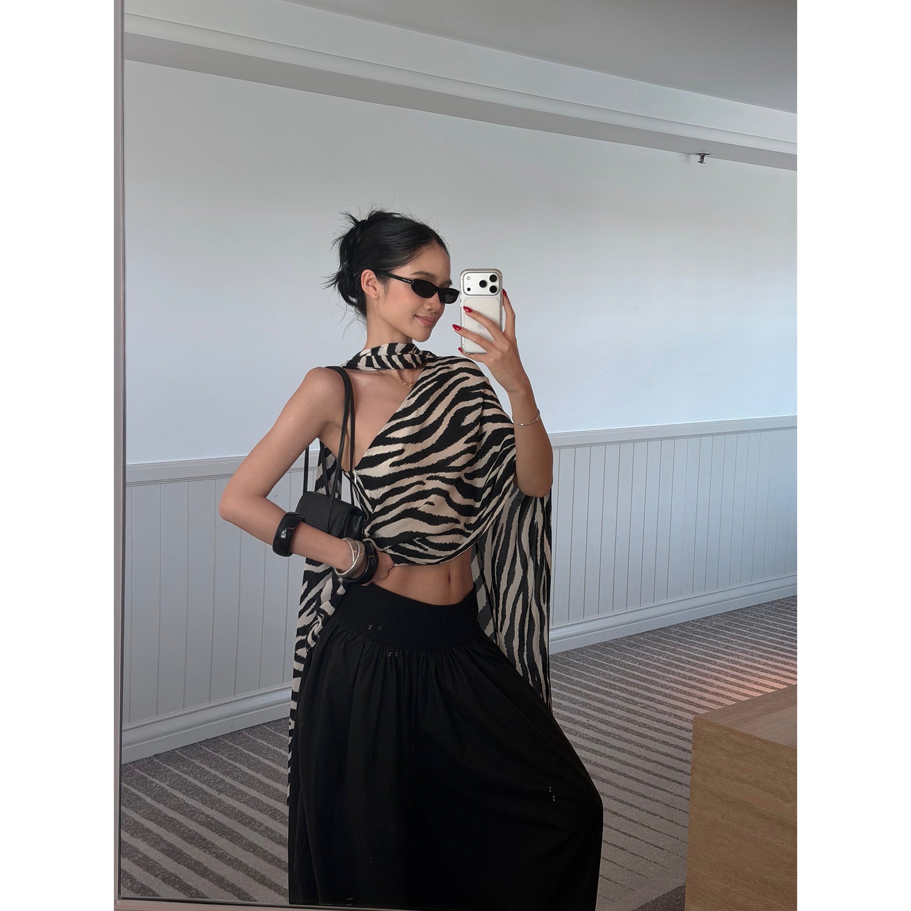 rovente_Black_White_Zebra_Contrast_Loose_Sleeveless_Slant_Neck_Rayon_Off_Shoulde_Cop_Tops_MISSTT