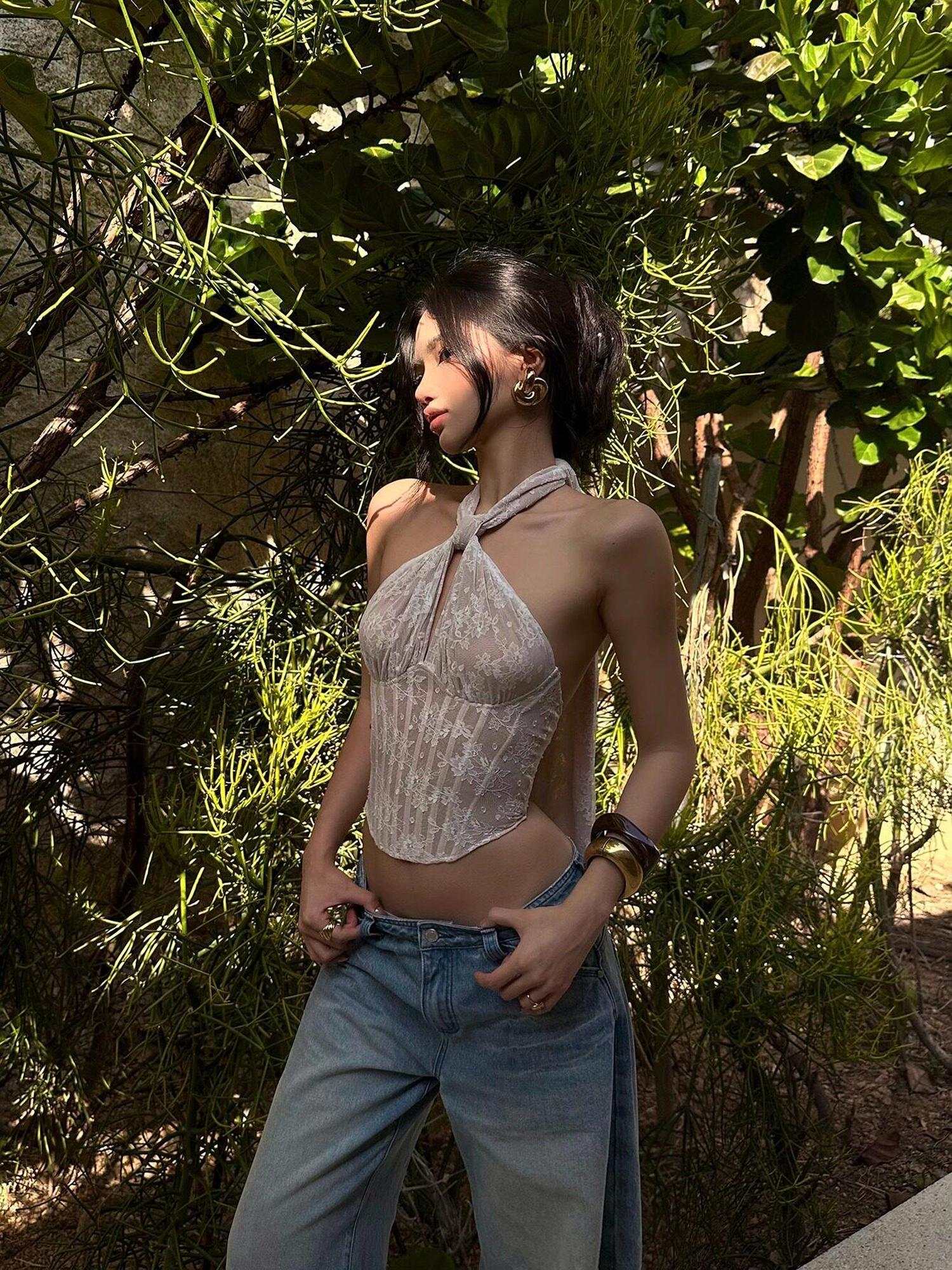 rovente Padded Slim Fit Stretch Everyday White Camisole Women Halte Cop Tops
