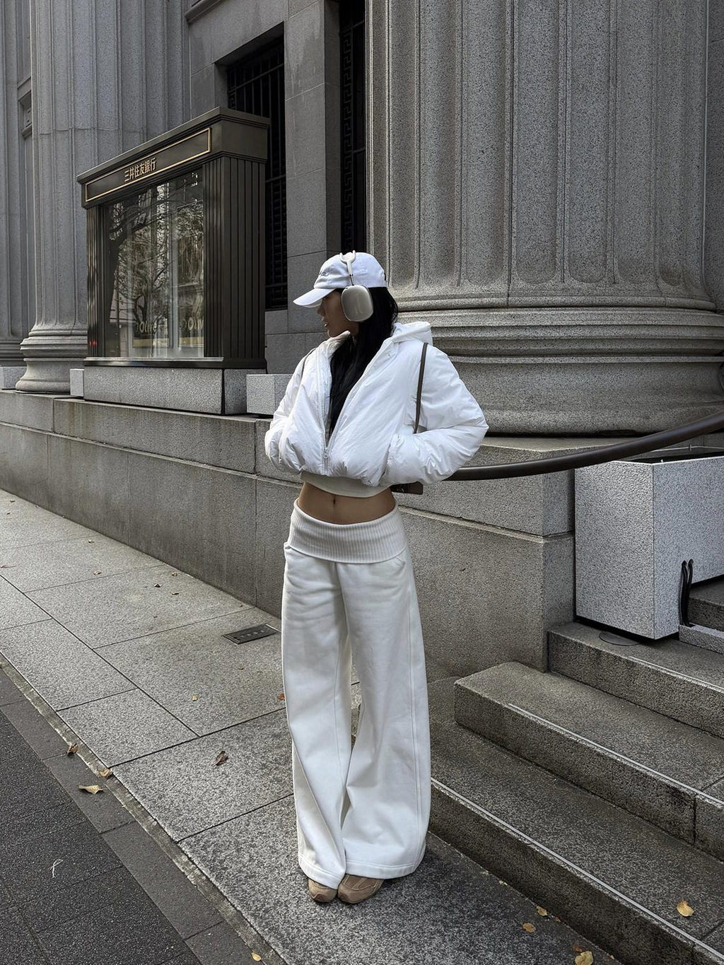 rovente High Stretch High Waist Flare Pocket Casual Minimalist Women White Sweatpants