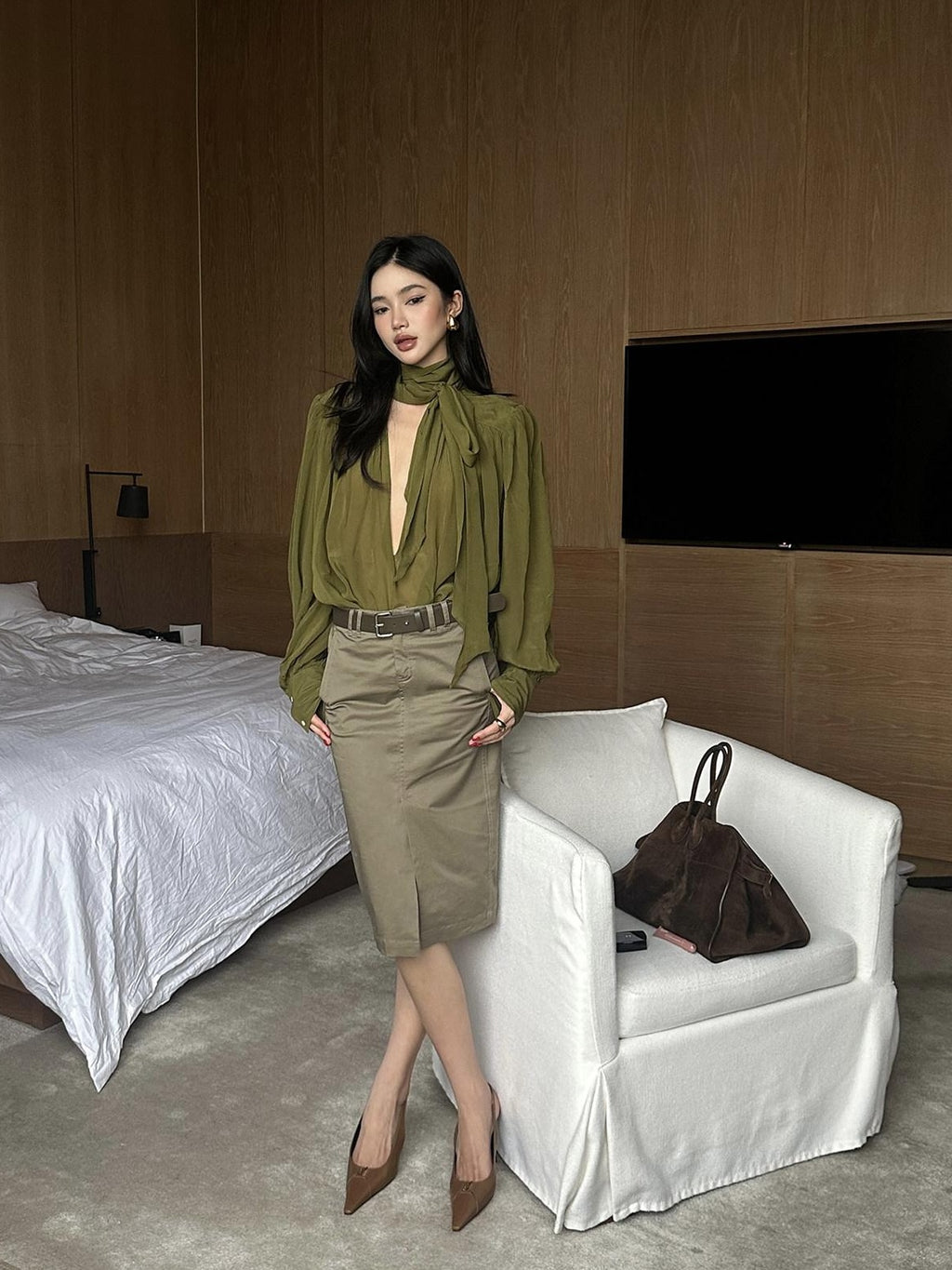 rovente Front Slit Mid Rise Straight Fit Women Cotton Blend Zipper Closure Midi Skits