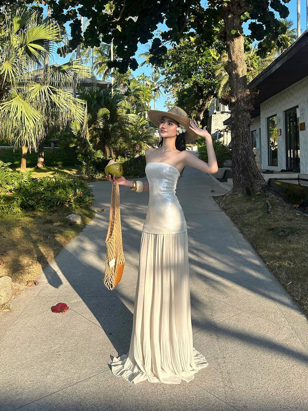 rovente Elegant Sequin Strapless Slim Fit Natural Waist Travel Women Beige Maxi Desses