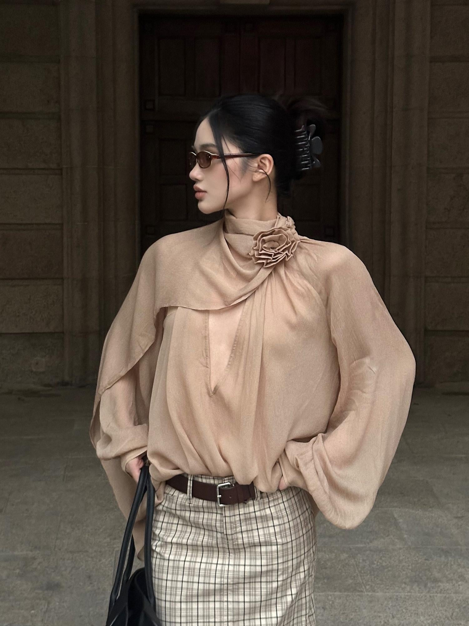 rovente Elegant V-neck Loose Fit Long Sleeve Nude Woven Zipper Women Party Blouses