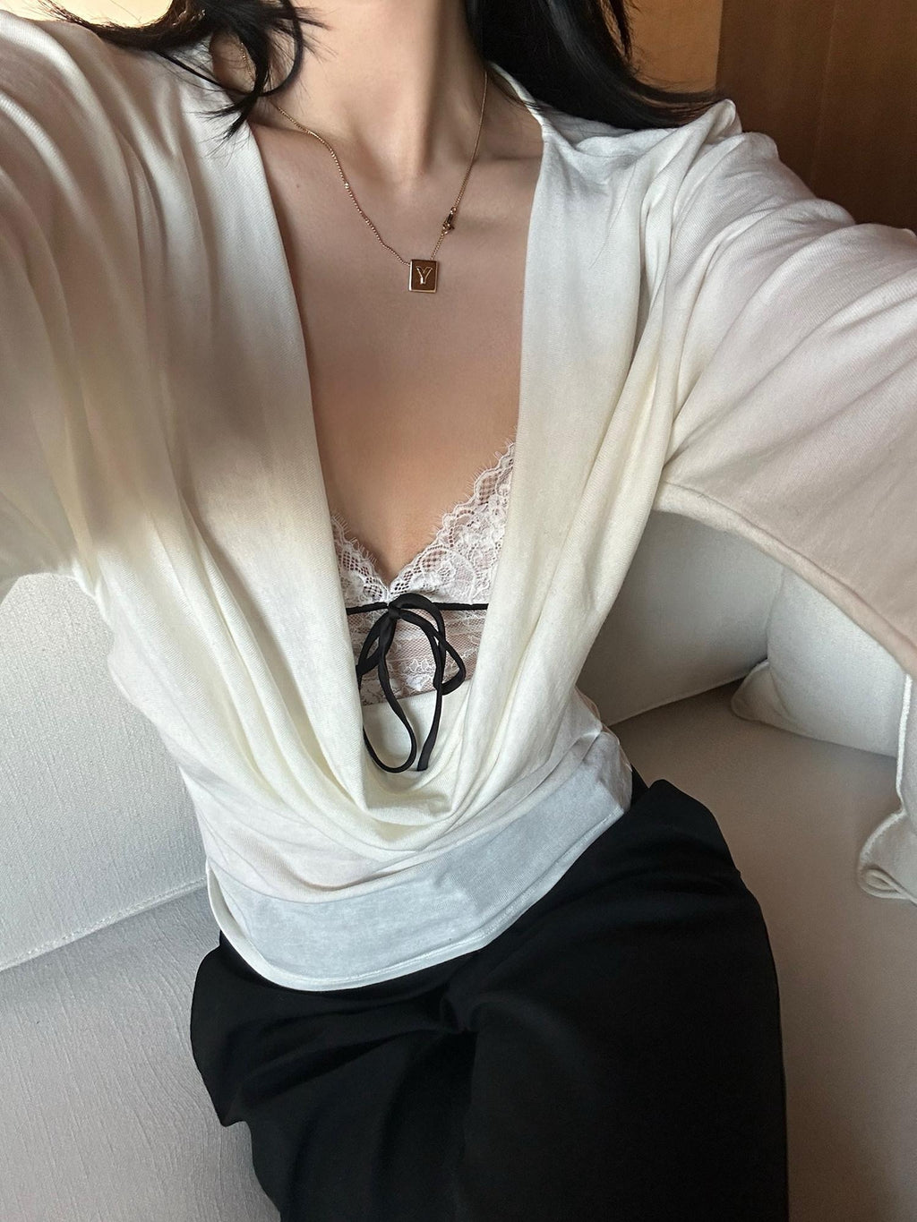rovente Original Design Lace V-neck Slim Fit Padded Everyday Layering Camisoles