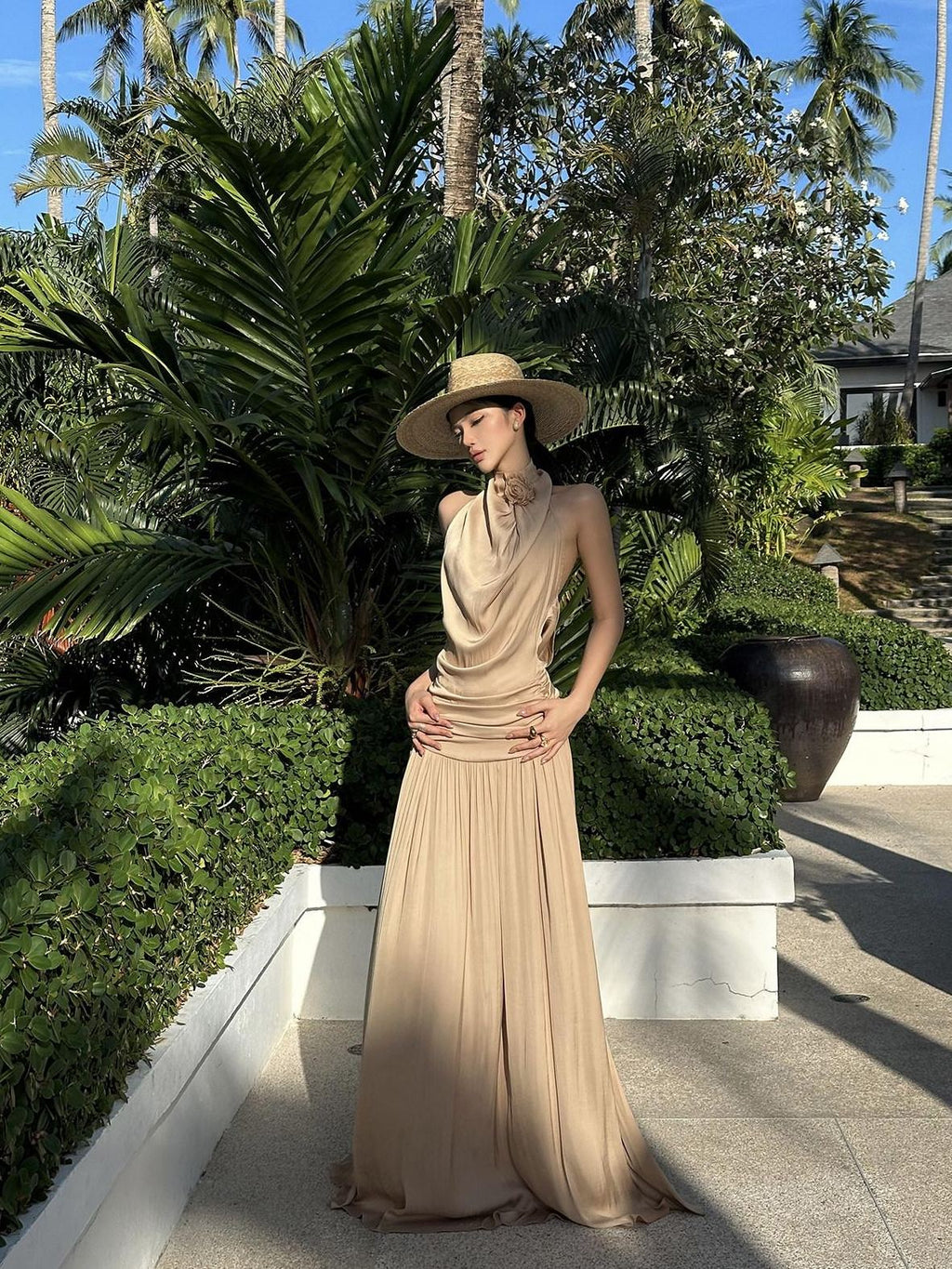 rovente Elegant Halter Neck Slim Fit A Line Solid Polyester Party Travel Maxi Desses