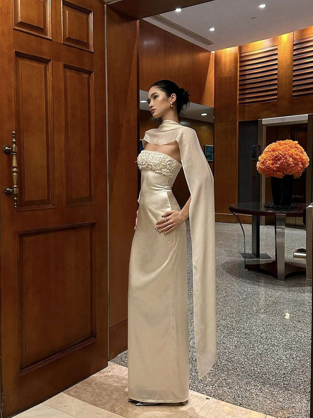 rovente Sparkling Sequin Elegant Fitted Strapless Zipper Evening Party White Maxi Desses