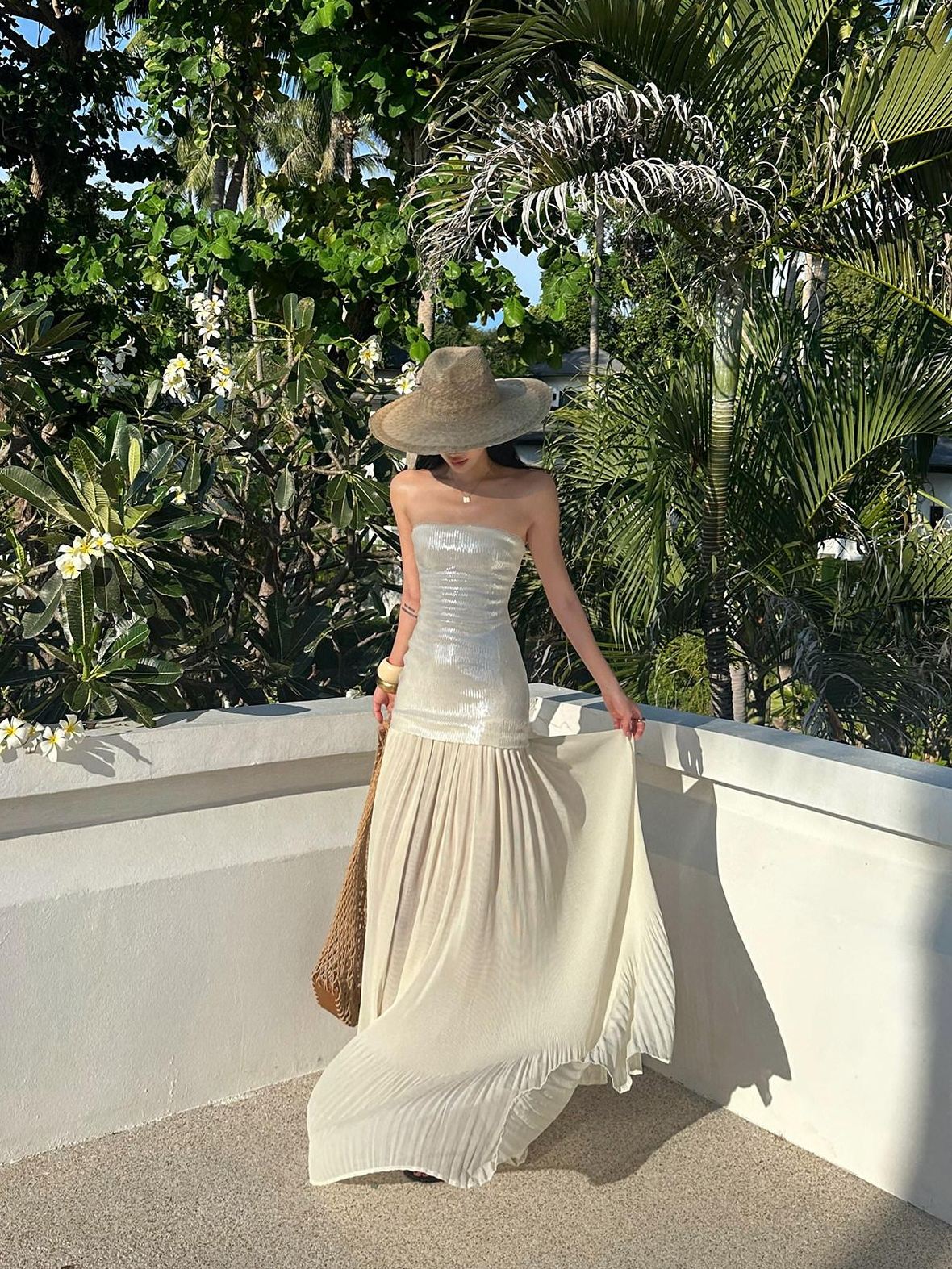 rovente Elegant Sequin Strapless Slim Fit Natural Waist Travel Women Beige Maxi Desses