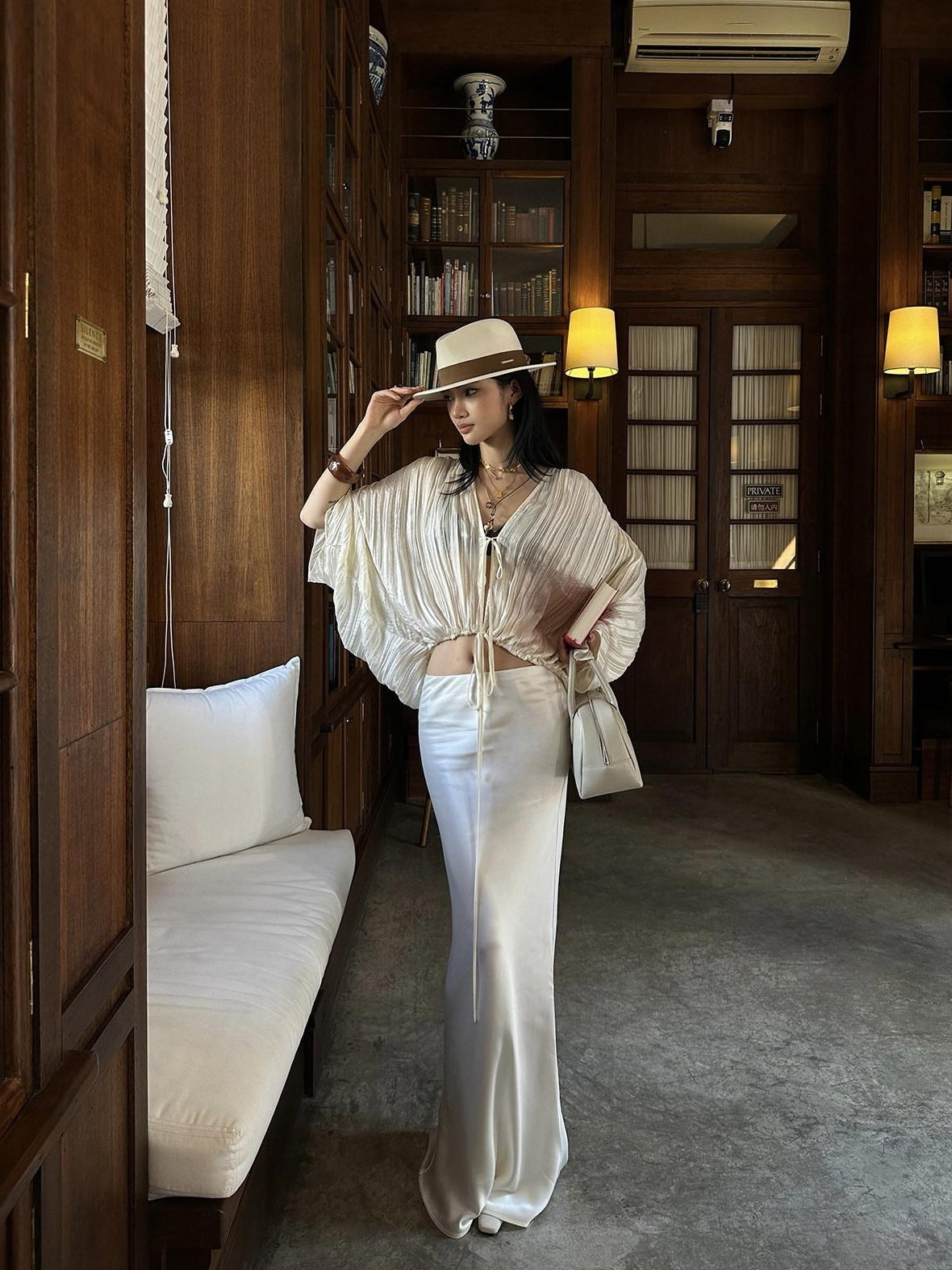 rovente Breathable Elegant V-neck Tie Cardigan Women White Long Sleeve Cop Tops