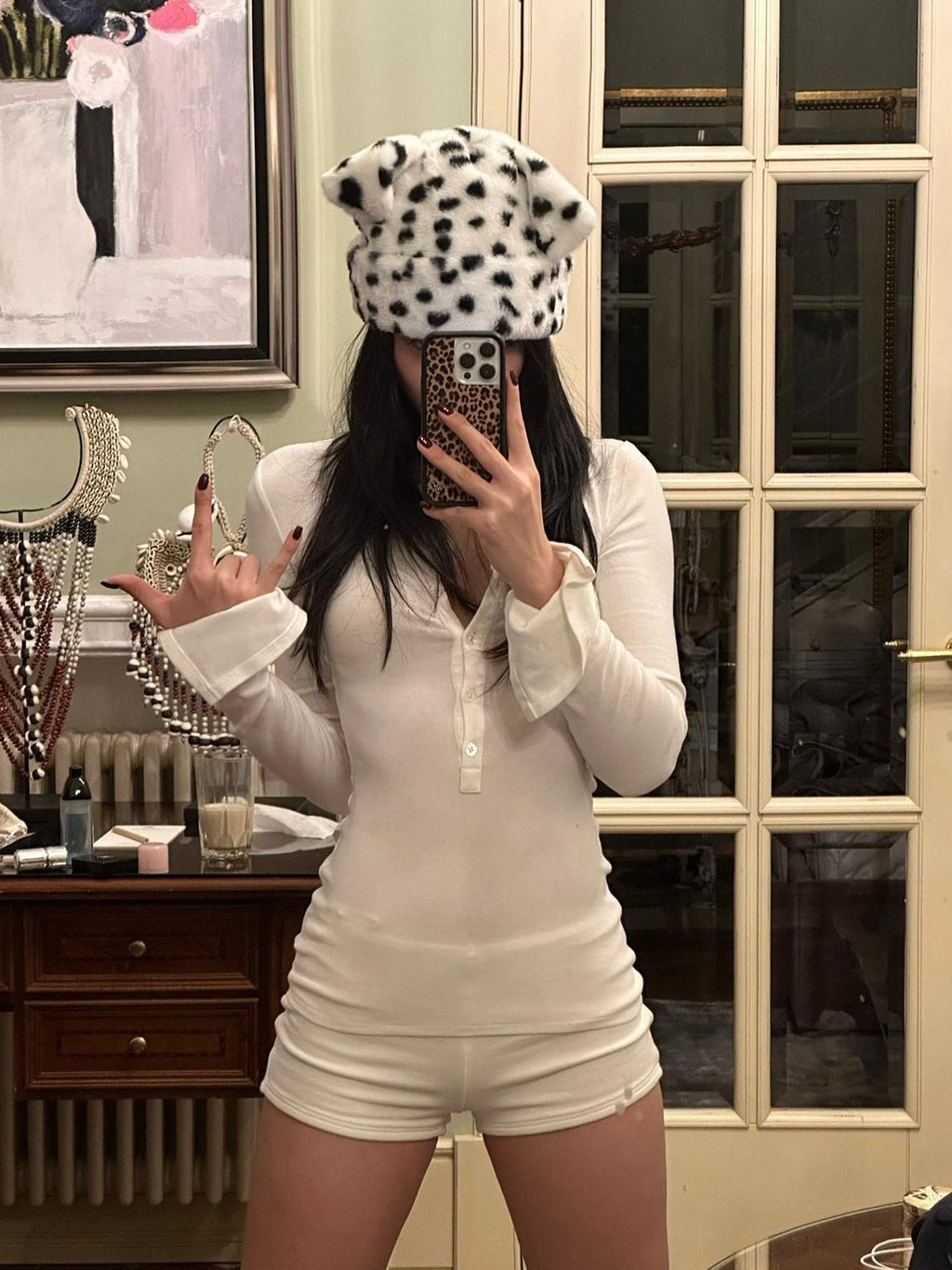 rovente Soft Knit V-neck Button Slim Casual Women White Long Sleeve Top & Shots Sets