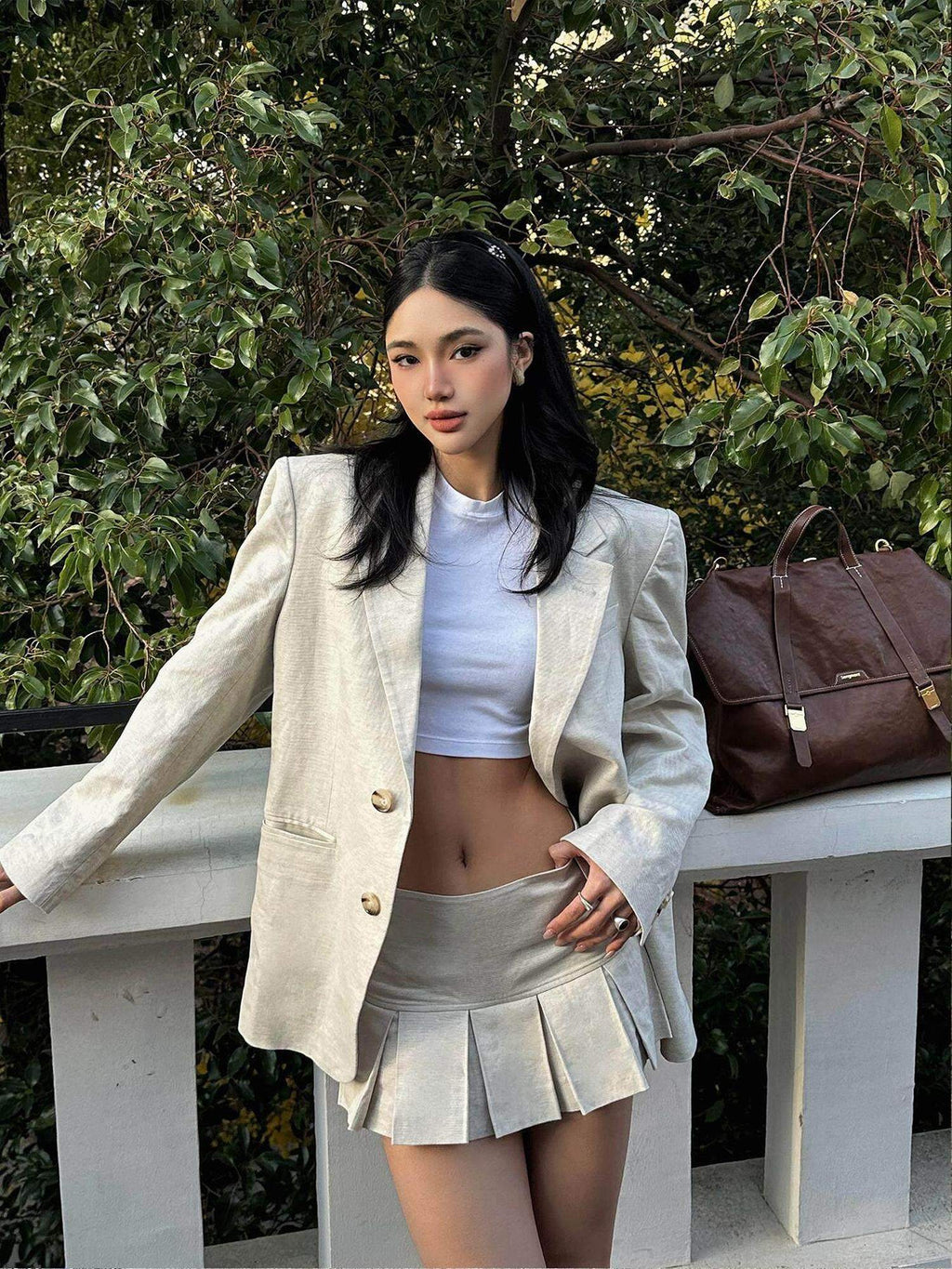 rovente Light Beige Notch Lapel Relaxed Fit Office Women Pleated Skirt Blazes