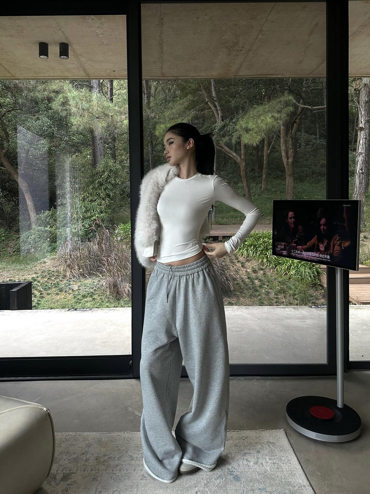 rovente Stretch Slim Fit Casual Round Neck Womens White Knit Long Sleeve T-Shits