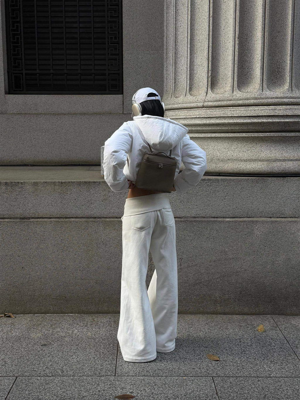 rovente High Stretch High Waist Flare Pocket Casual Minimalist Women White Sweatpants