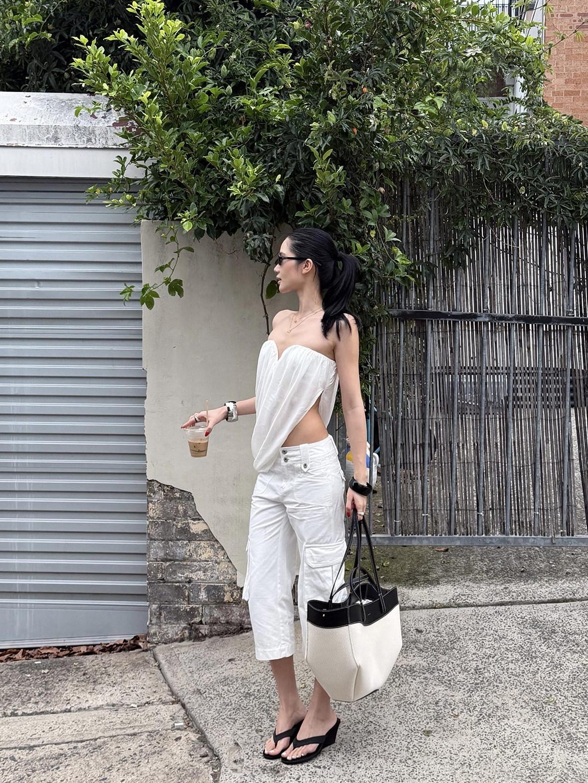 rovente Pure Cotton Minimalist Cargo Pockets Low Waist Women White Mid-Length Shots