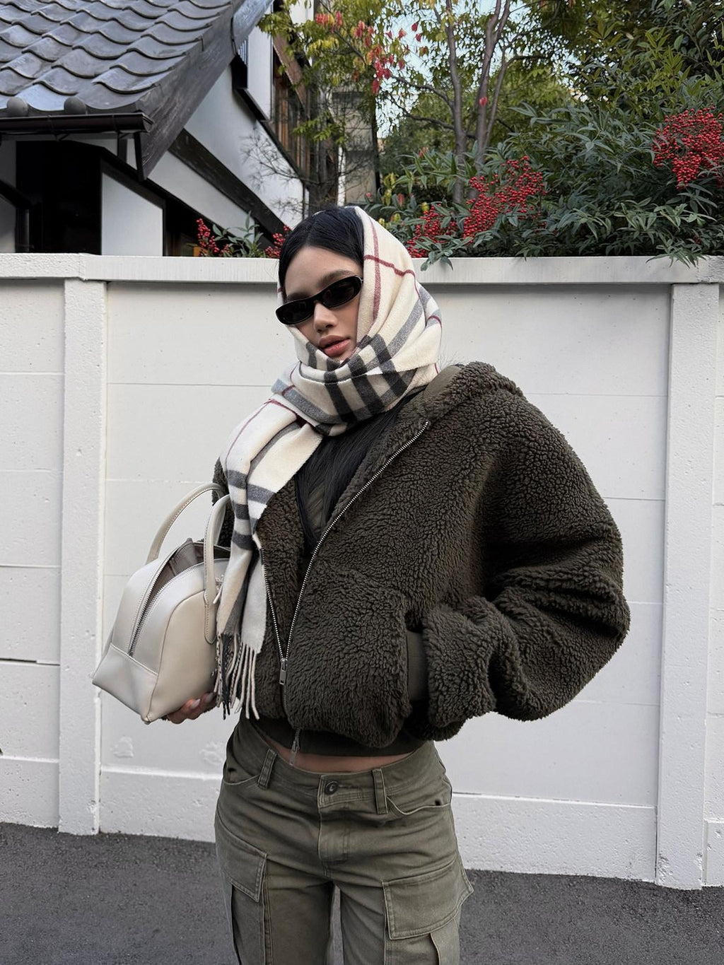 rovente Warm Polyester Hooded Zip Cropped Casual Women Green Diagonal Pocket Hoodie