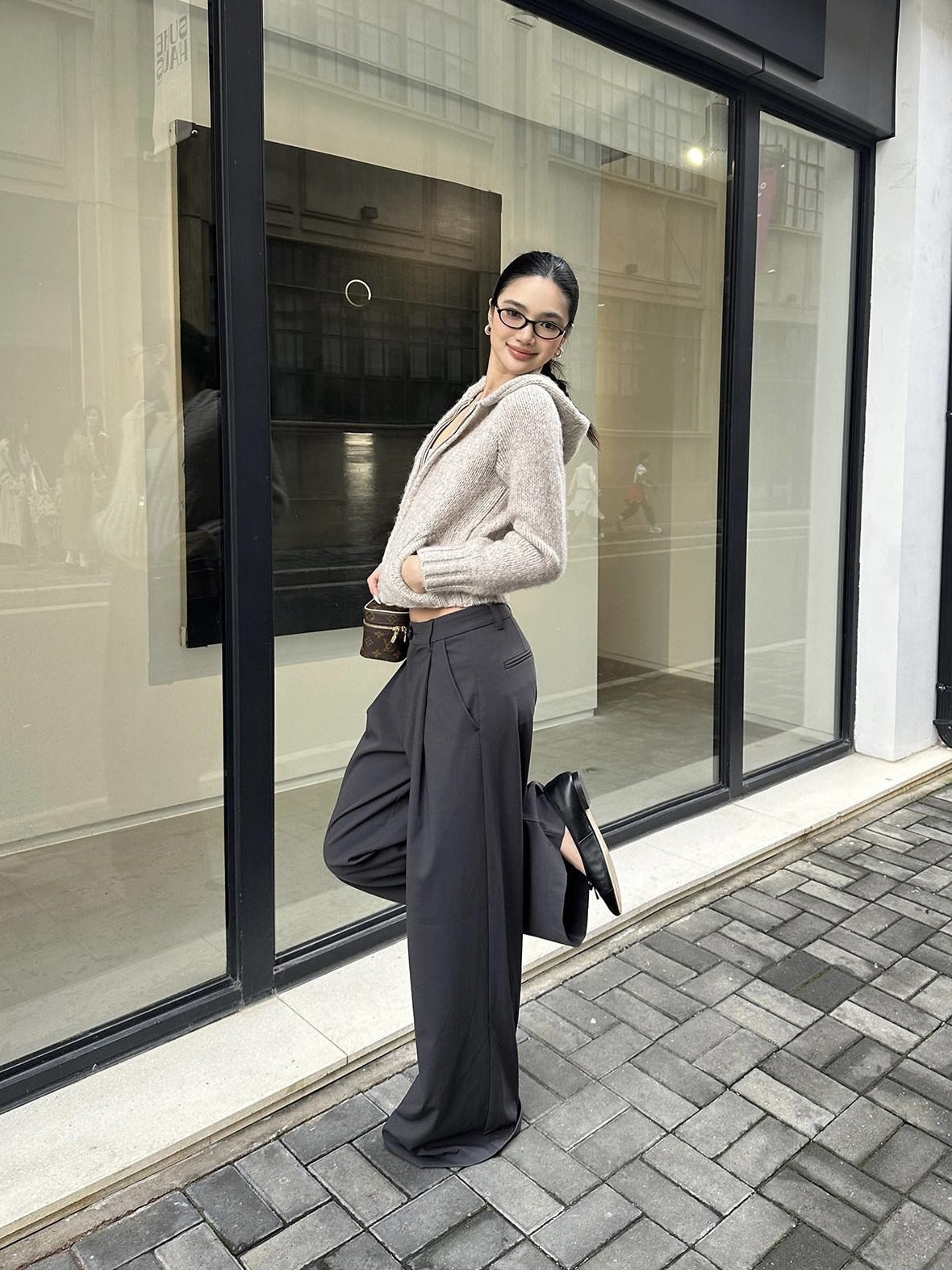 rovente Minimal Casual Natural Waist Zipper Straight Women Solid Grey Wide Leg Pants