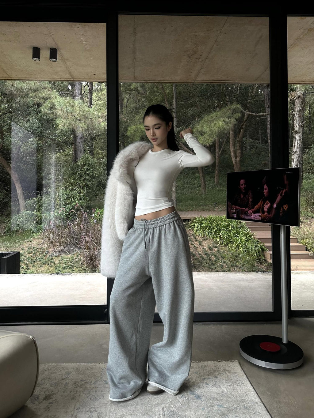 rovente Stretch Slim Fit Casual Round Neck Womens White Knit Long Sleeve T-Shits