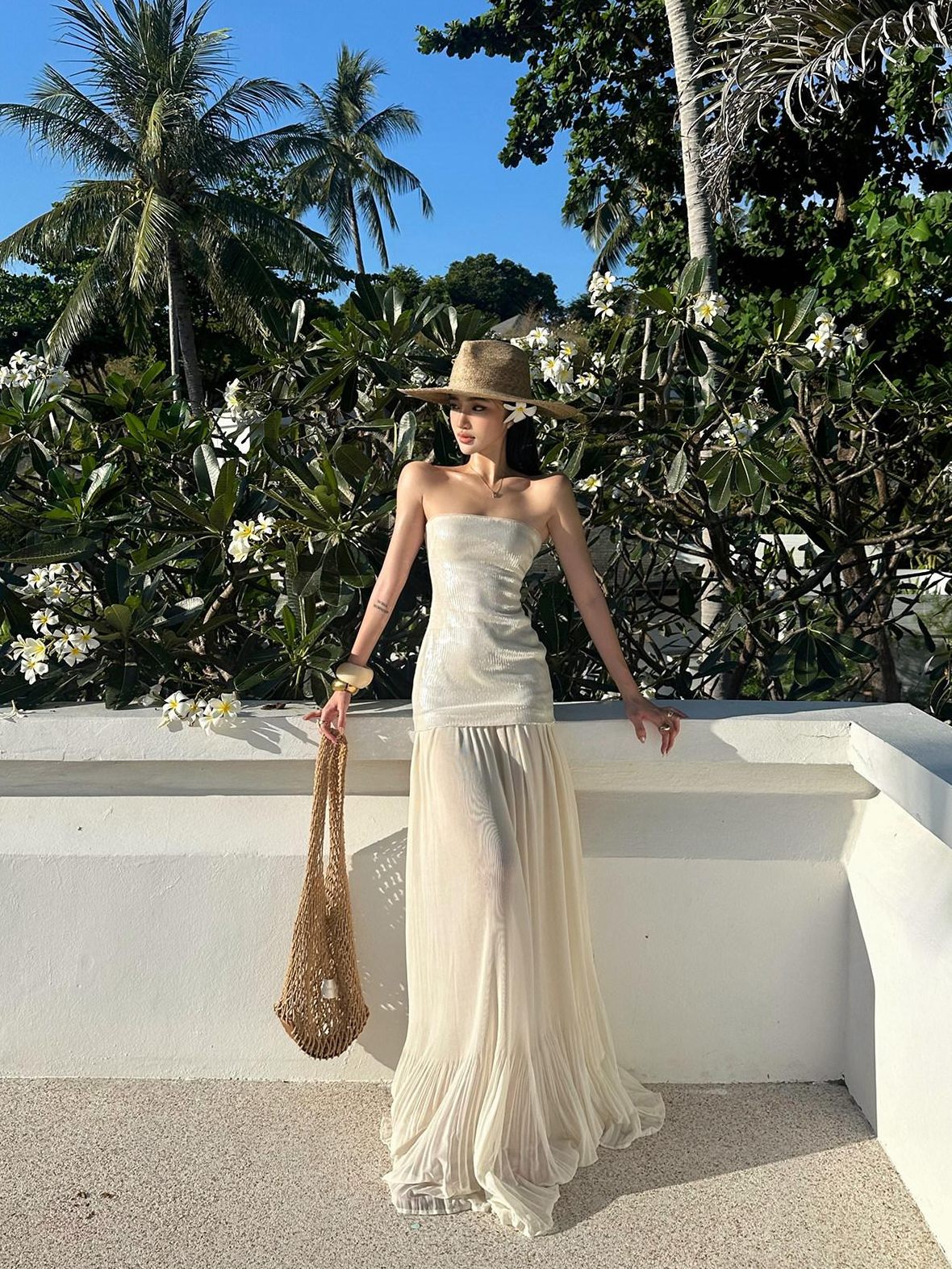 rovente test Elegant Shimmer Strapless Slim Natural Waist Travel Beige Maxi Dresses
