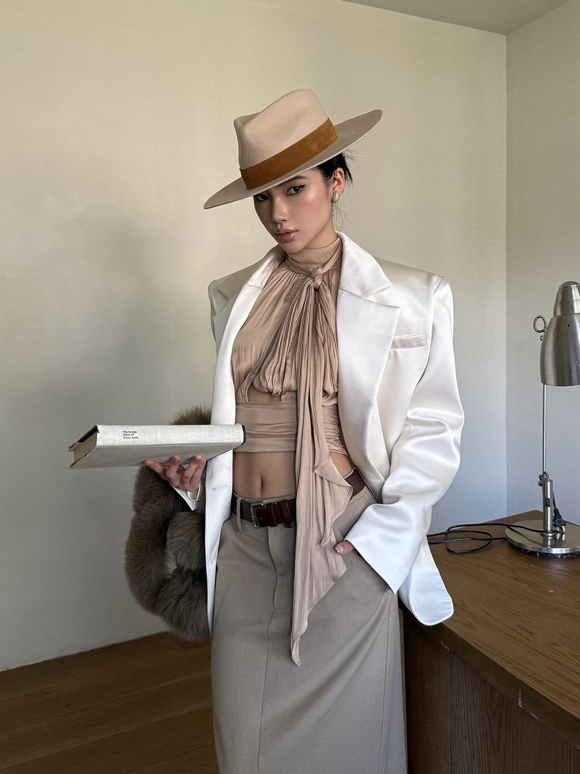 rovente Elegant Slim Waist Stand Collar Women Party Nude Polyester Long Sleeve Cop Tops