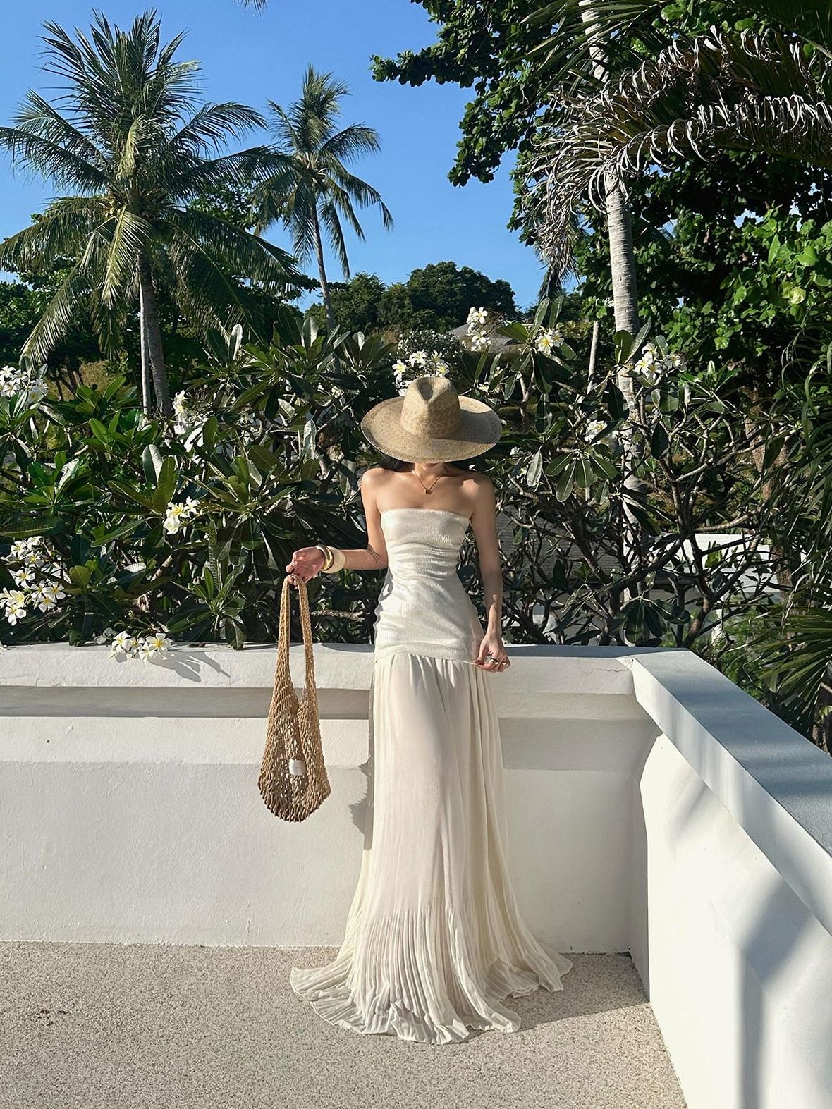 rovente Elegant Sequin Strapless Slim Fit Natural Waist Travel Women Beige Maxi Desses