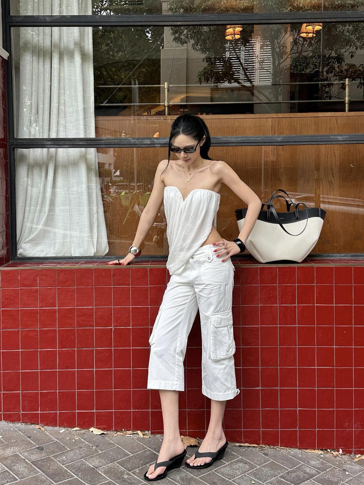 rovente Pure Cotton Minimalist Cargo Pockets Low Waist Women White Mid-Length Shots