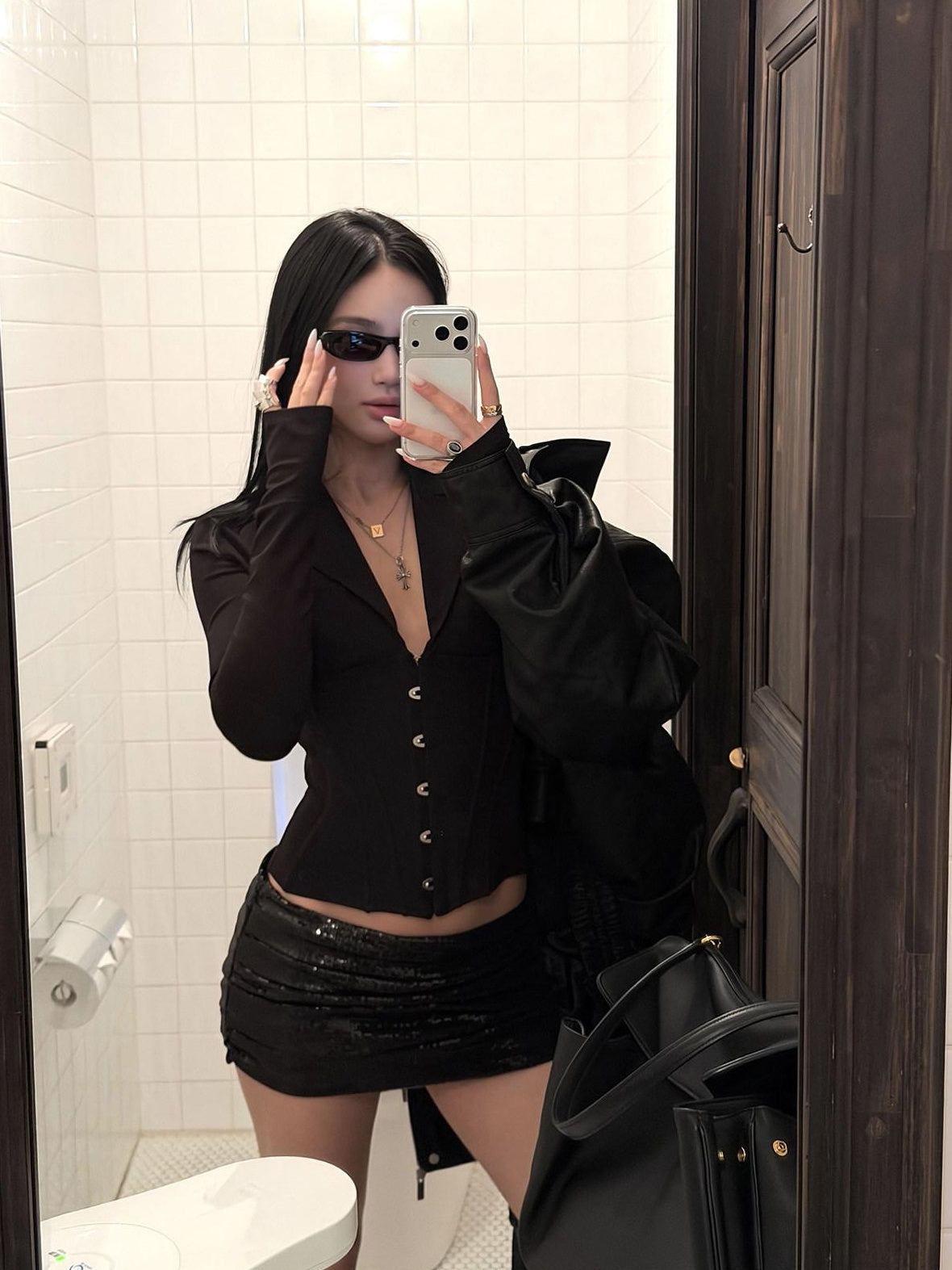 rovente Breathable Skinfriendly Elegant Slim V-neck Button Long Sleeve Women Black Shits