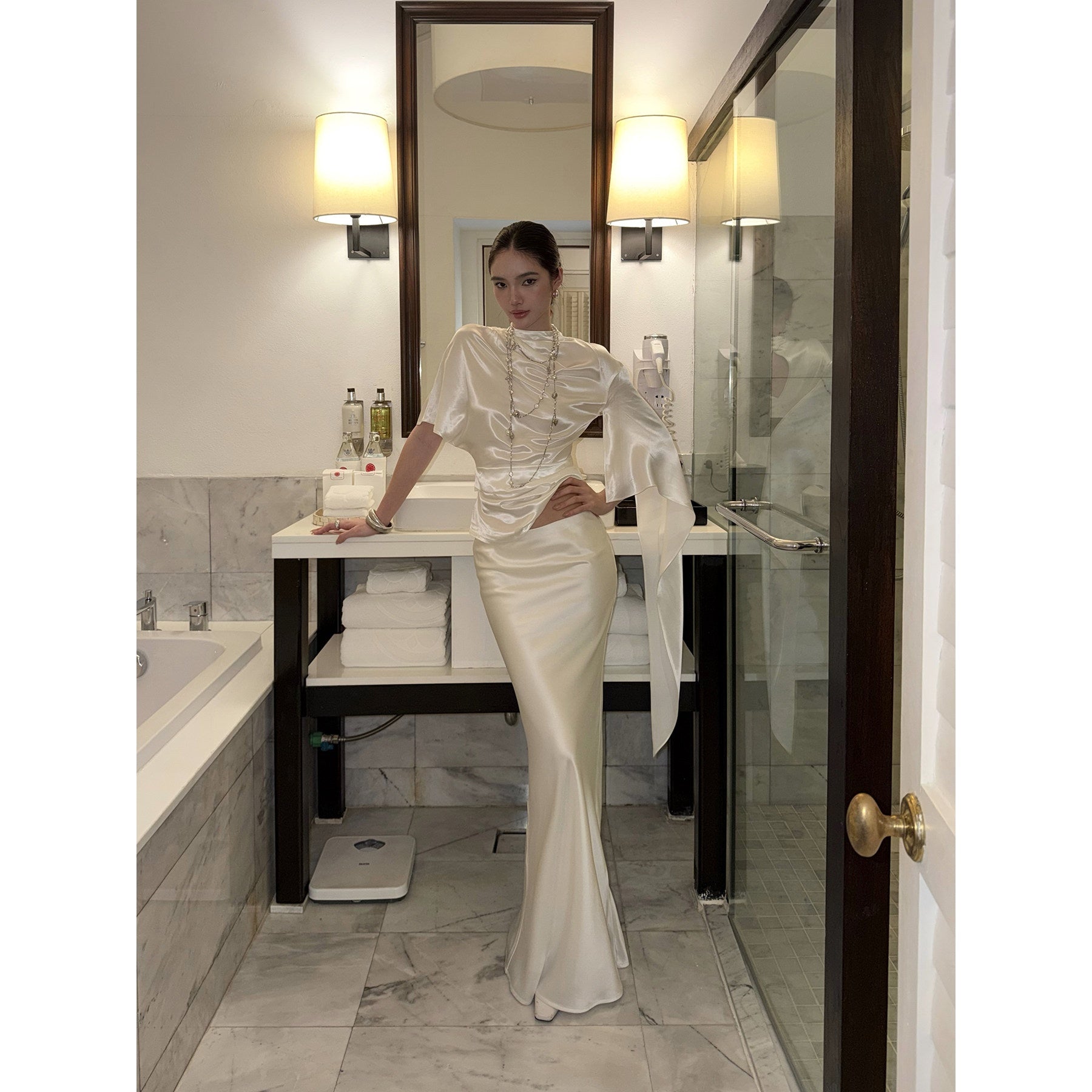 rovente_Elegant_Slim_Woven_White_Short_Sleeve_Stand_Collar_Women_Banquet_Top_&_Skit_Sets_MISSTT