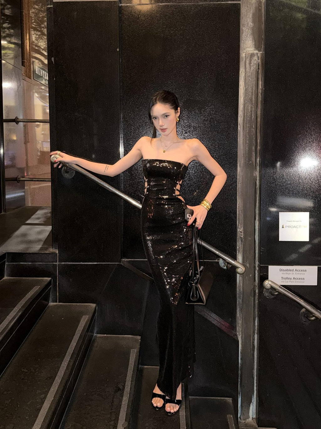 rovente Elegant Sequin Strapless Bodycon Women Party Banquet Black Polyester Mini Desses