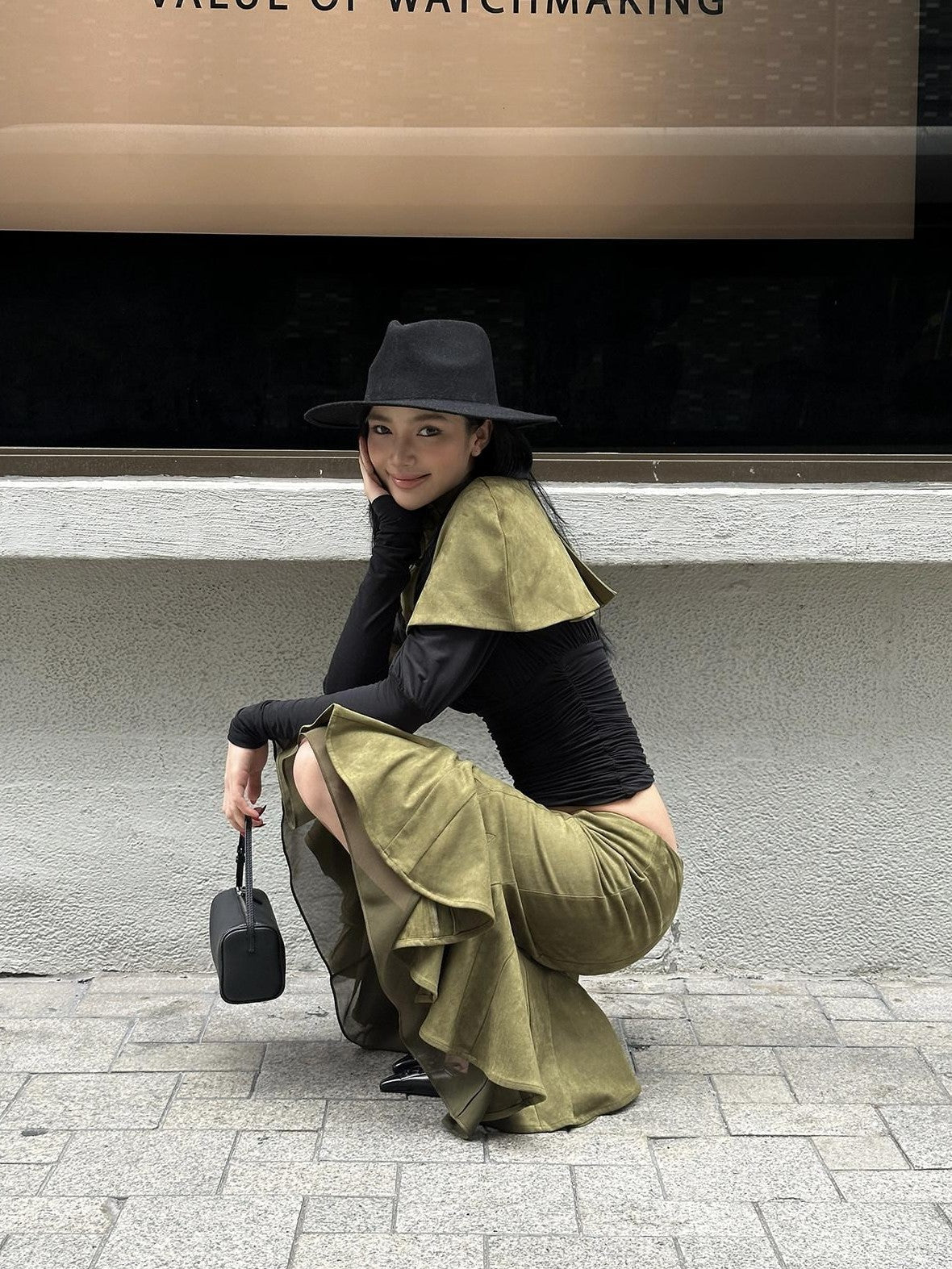 rovente Asymmetrical Cape Low Waist Skirt Slim High Neck Women Green Top & Skit Sets
