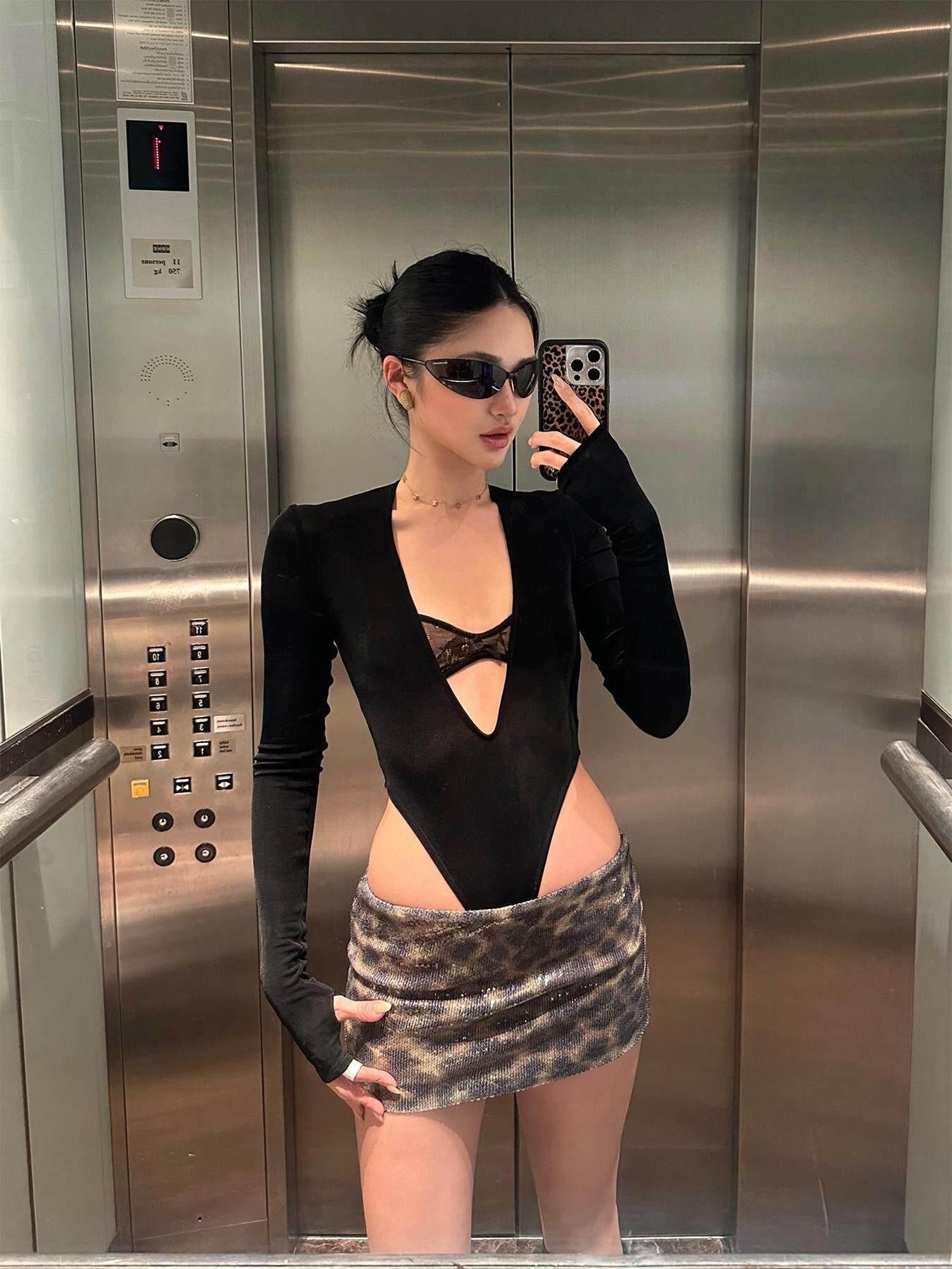 rovente Sexy V-neck Slim Fit Stretch Black Acetate Women Casual Long Sleeve T-Shits