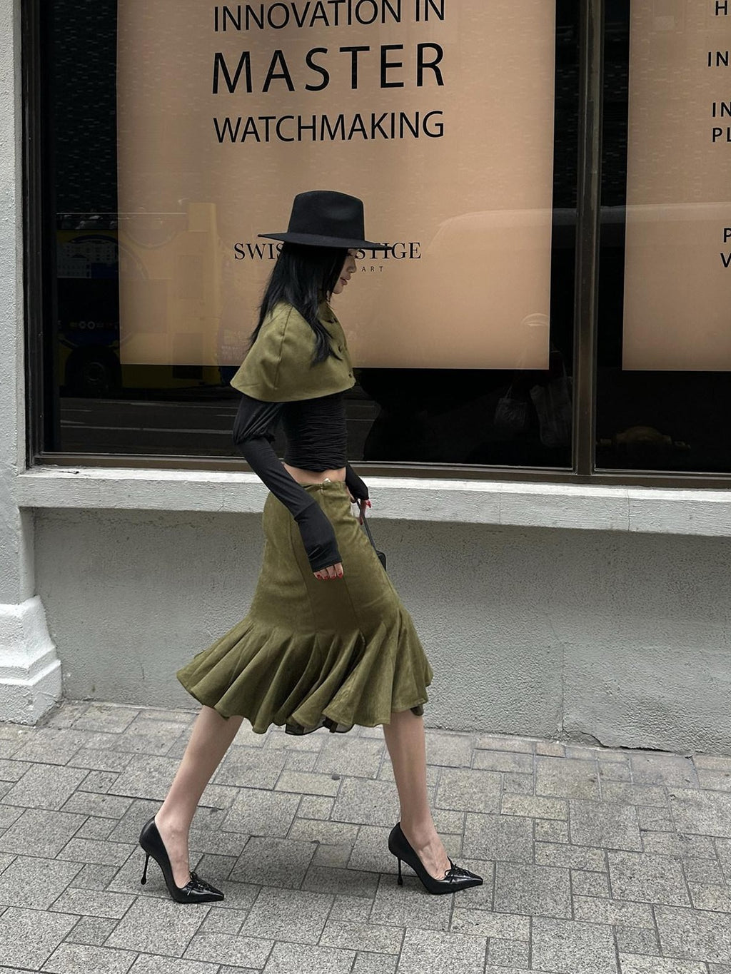 rovente Asymmetrical Cape Low Waist Skirt Slim High Neck Women Green Top & Skit Sets