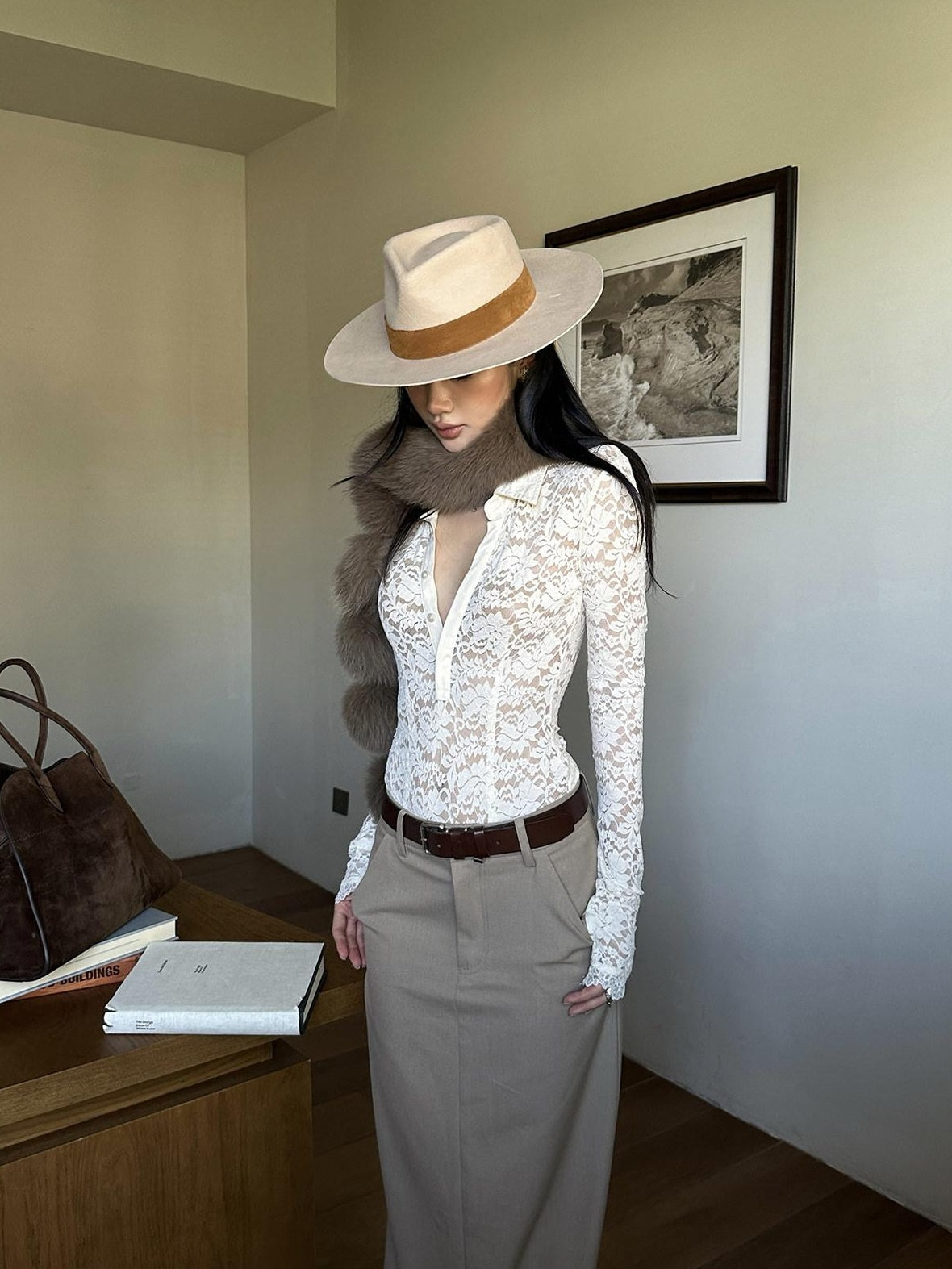 rovente Soft Nylon Spandex Lace Slim Fit V-neck Knit Women Beige Long Sleeve T-Shits