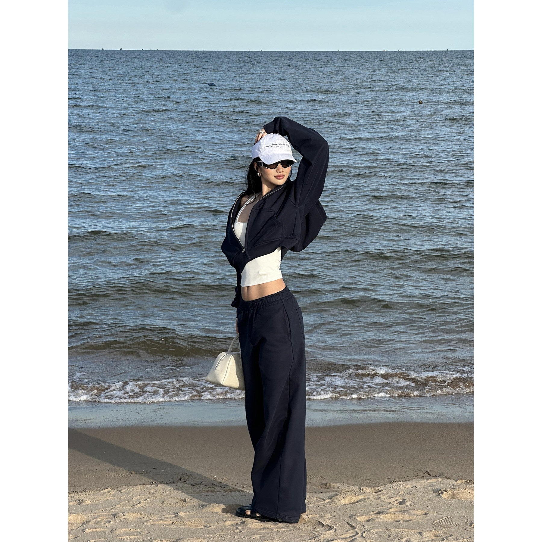 rovente_Soft_Blend_Relaxed_Zip_Front_Commuter_Women_Navy_Long_Sleeve_Hoodie_MISSTT