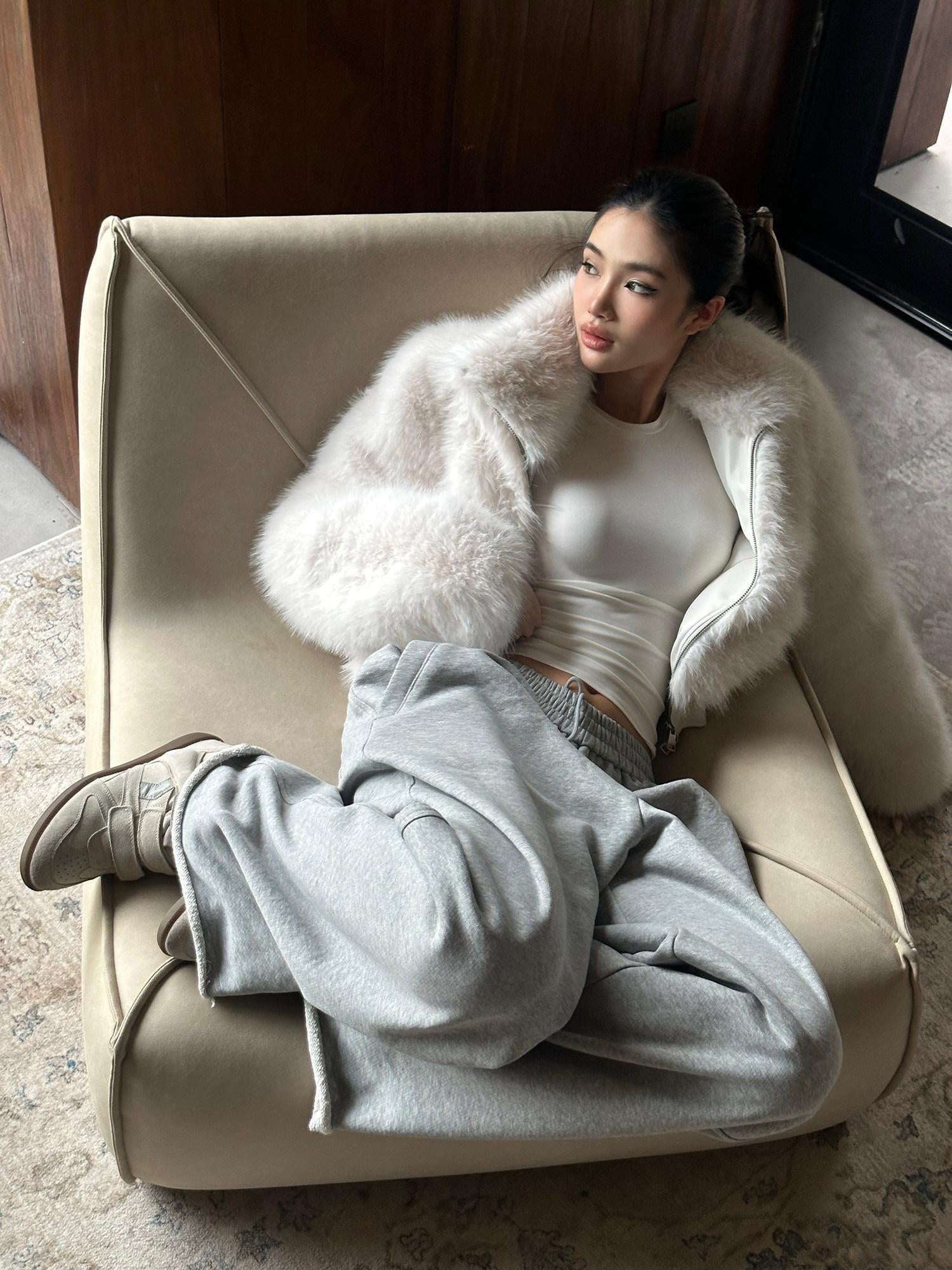 rovente Stretch Slim Fit Casual Round Neck Womens White Knit Long Sleeve T-Shits