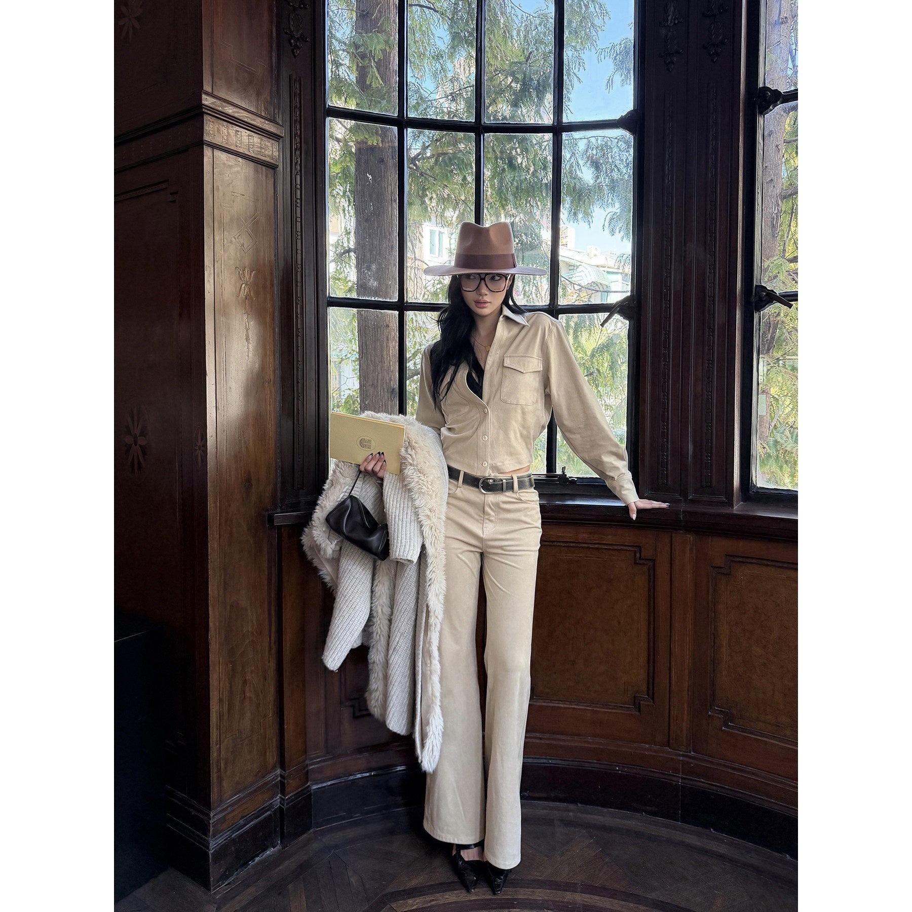 rovente_Minimalist_Casual_Slim_Micro_Flare_Zipper_Natural_Waist_Light_Khaki_Flaed_Pants_MISSTT