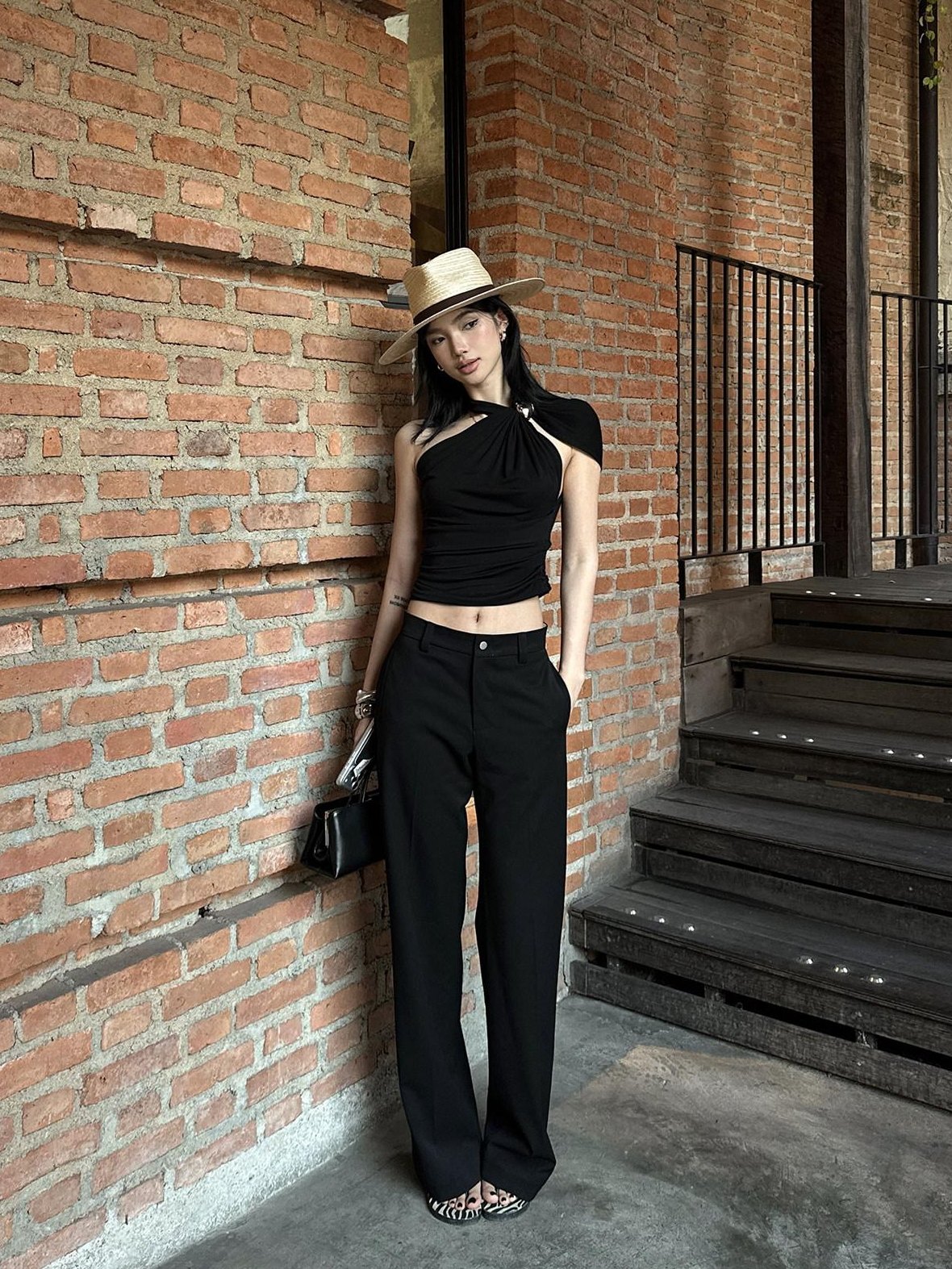 rovente Low Waist Zip Pockets Minimalist Casual Women Straight Black Staight Pants