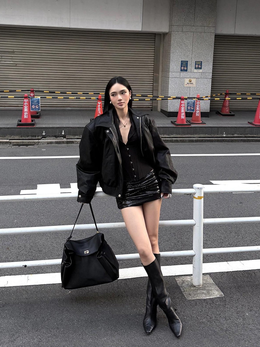 rovente 90% Duck Down Warm Casual Loose Short Zip Pocket Women Black Down Jackets