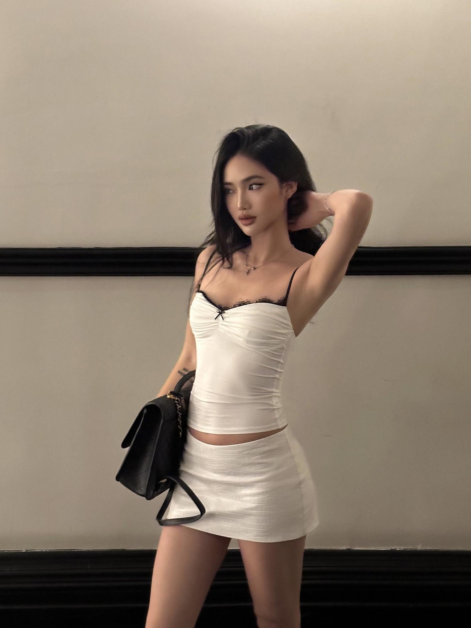 rovente Lightweight Lace Trim Slim Fit Nylon Commuter Workwear Women White Camisoles