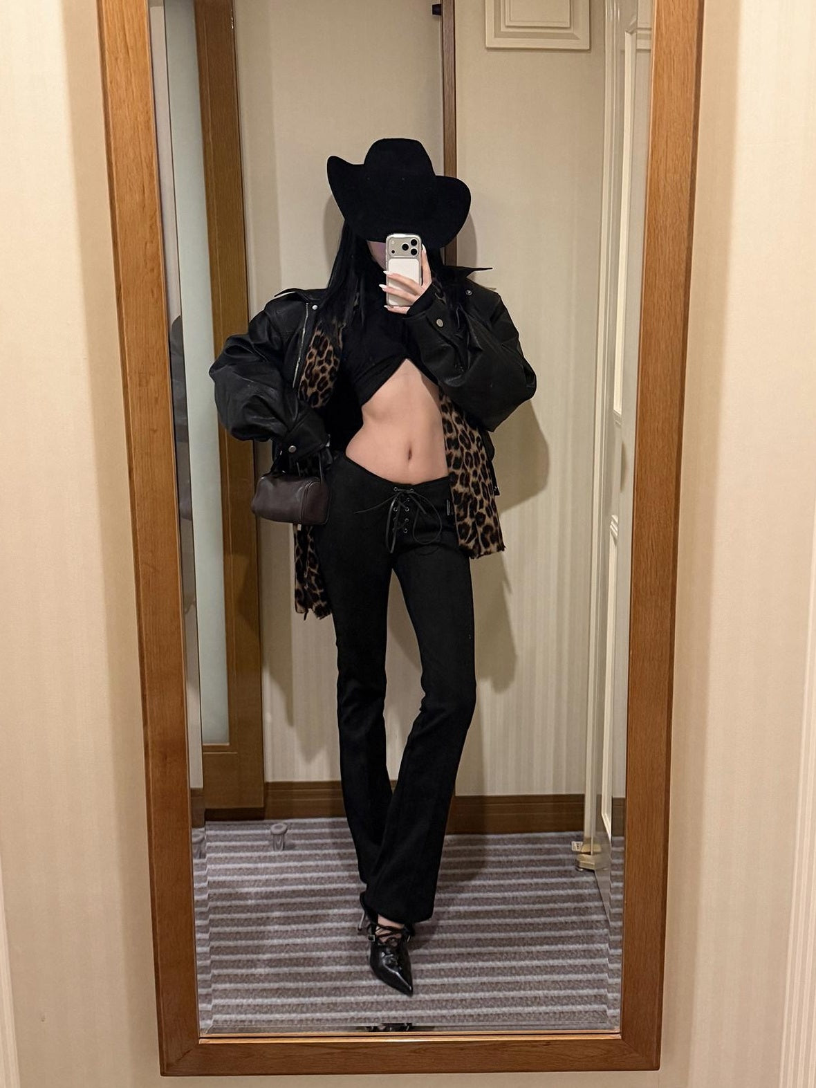 rovente 90% Duck Down Warm Casual Loose Short Zip Pocket Women Black Down Jackets