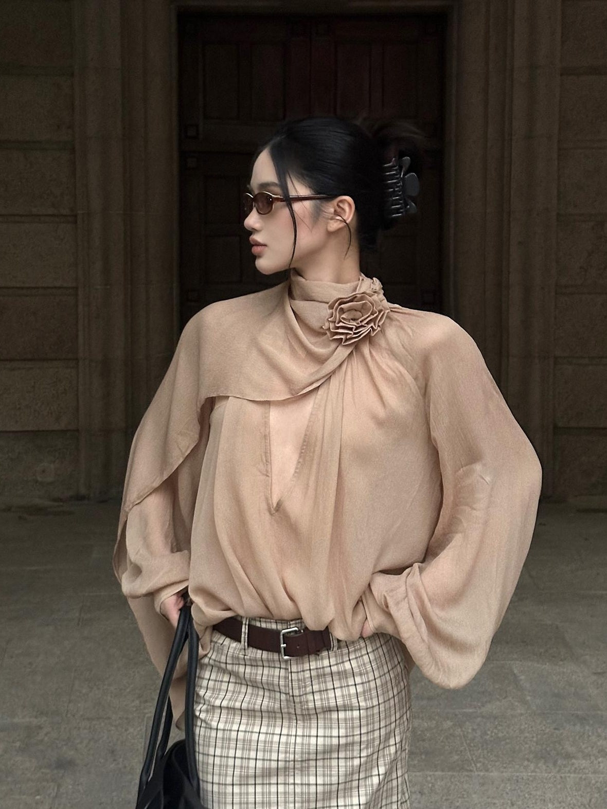 rovente Elegant V-neck Loose Fit Long Sleeve Nude Woven Zipper Women Party Blouses